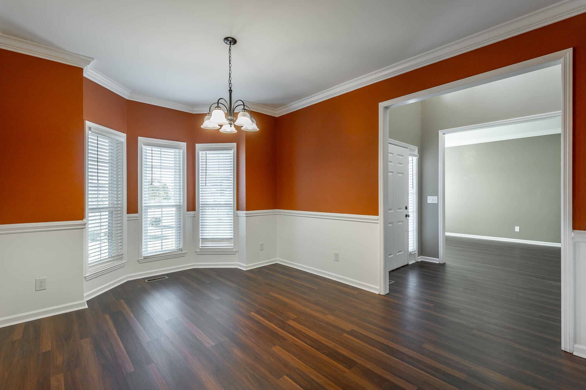 2325 Guinevere Parkway