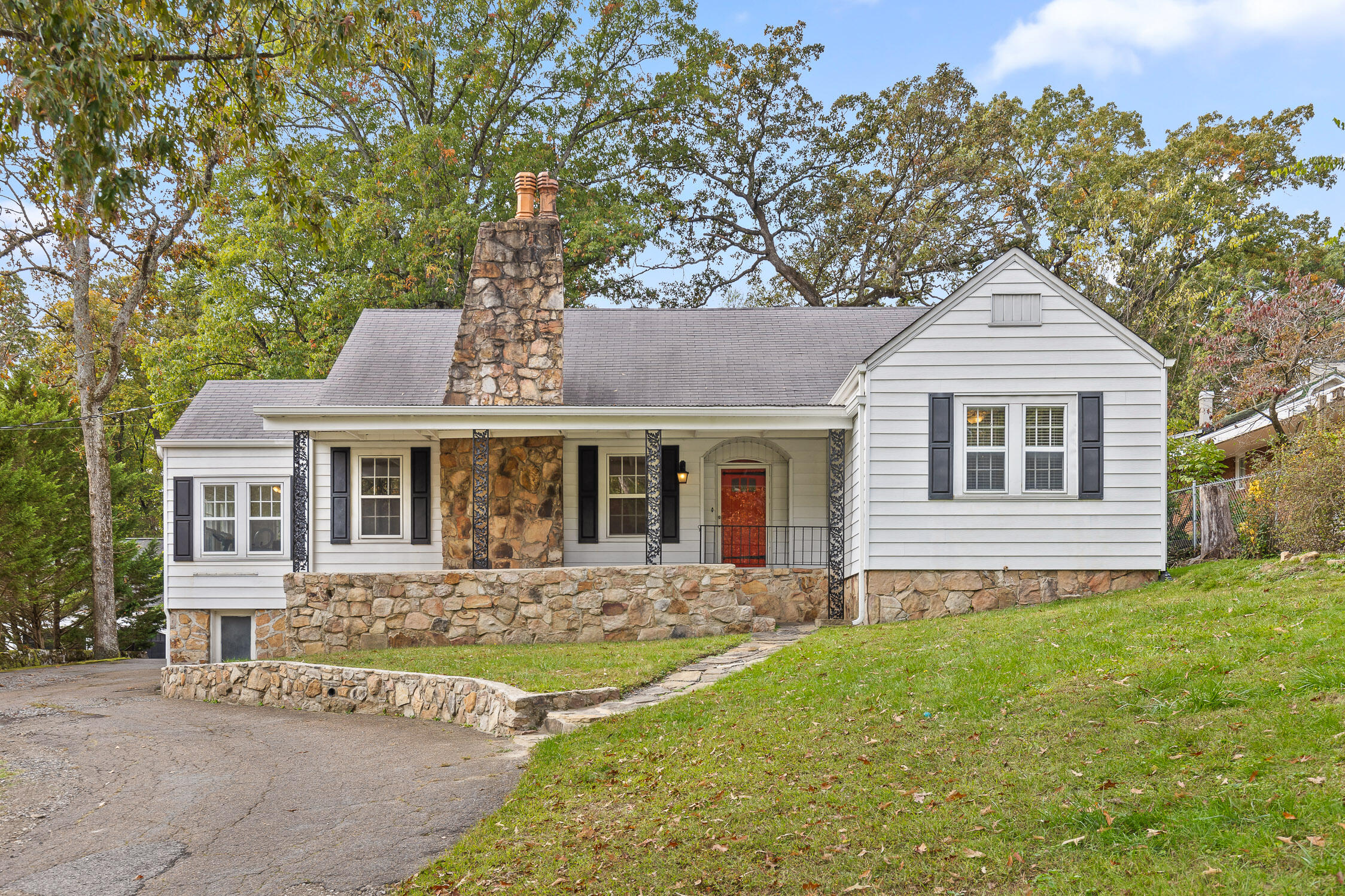 1811 Hixson Pike