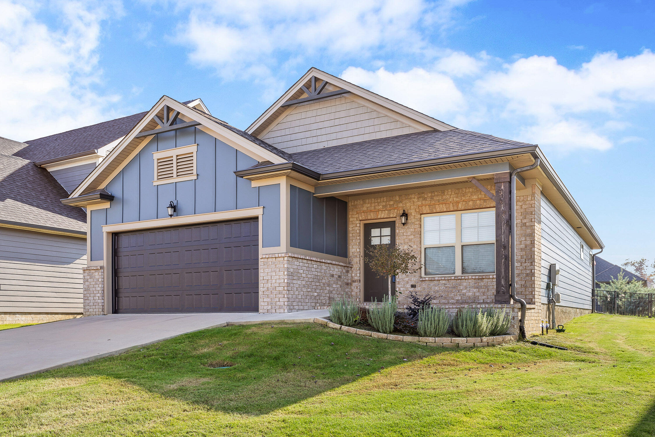 8528 Amberwing Circle
