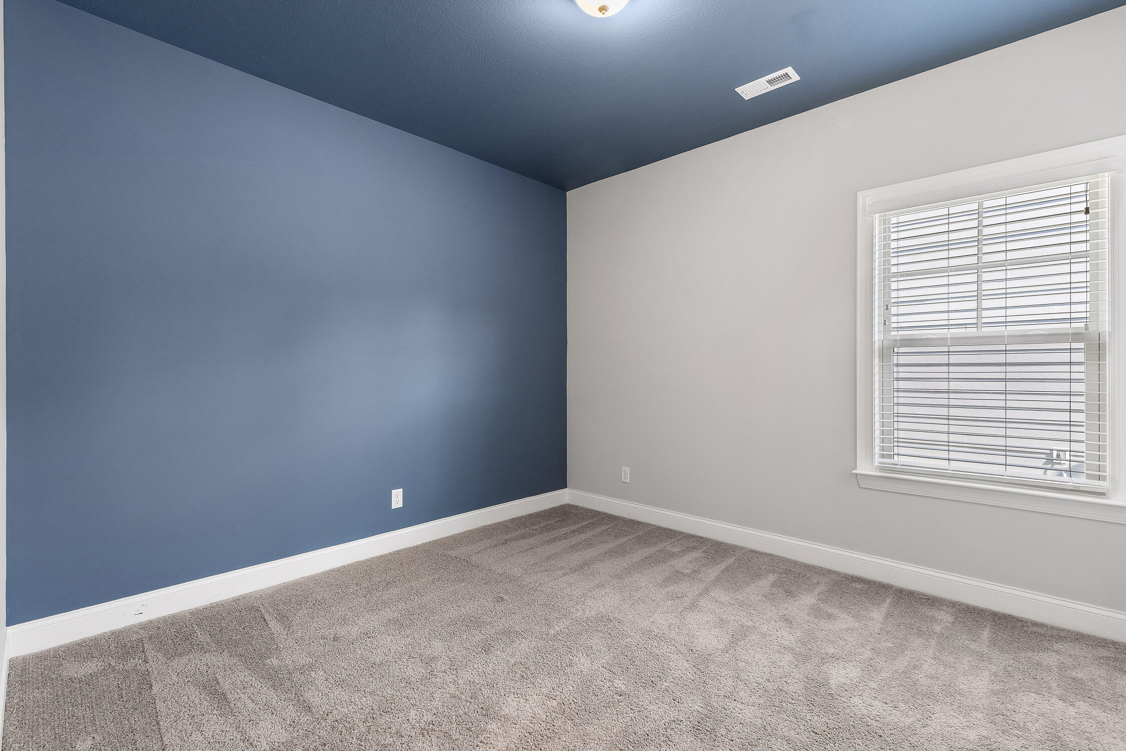 8528 Amberwing Circle
