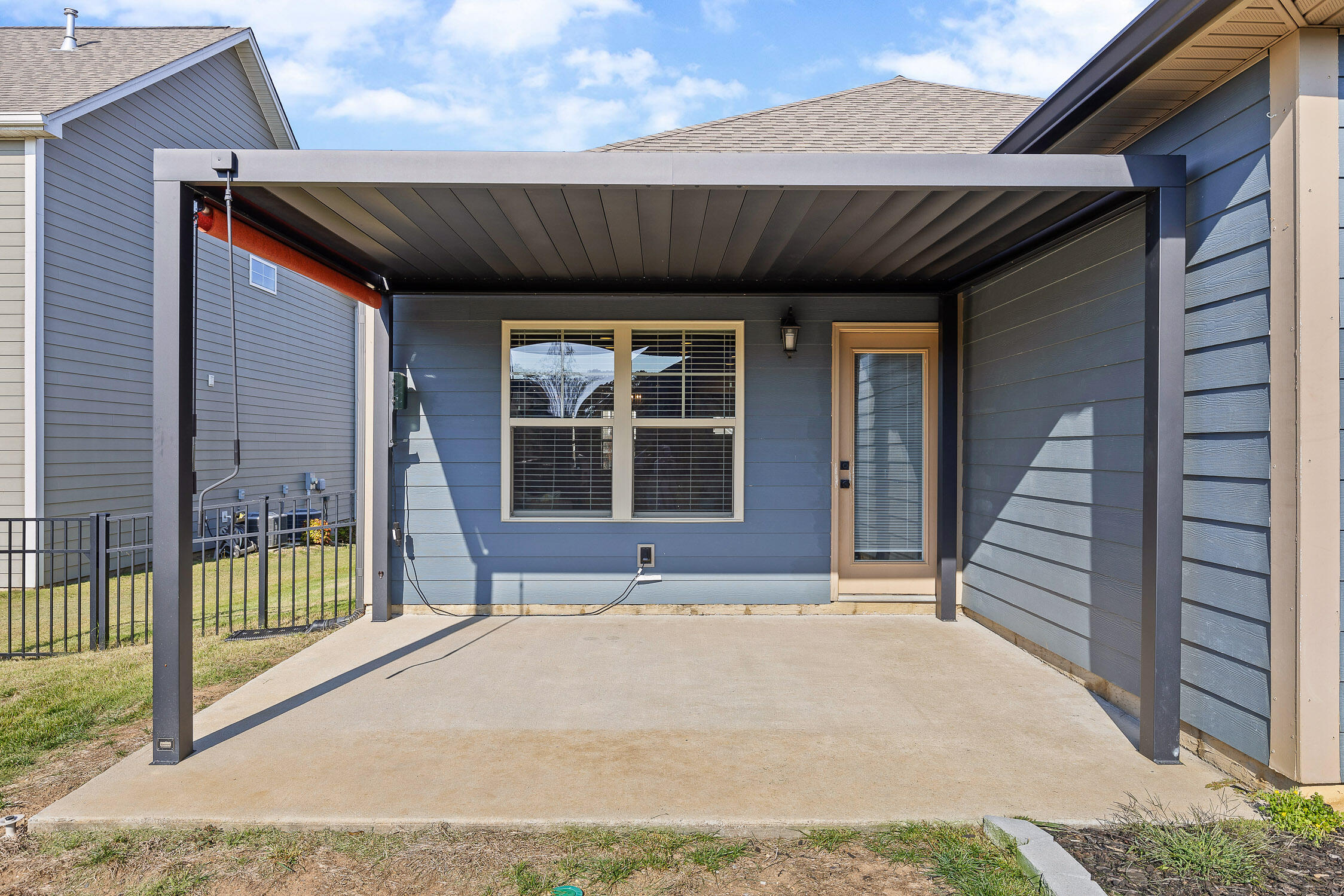 8528 Amberwing Circle