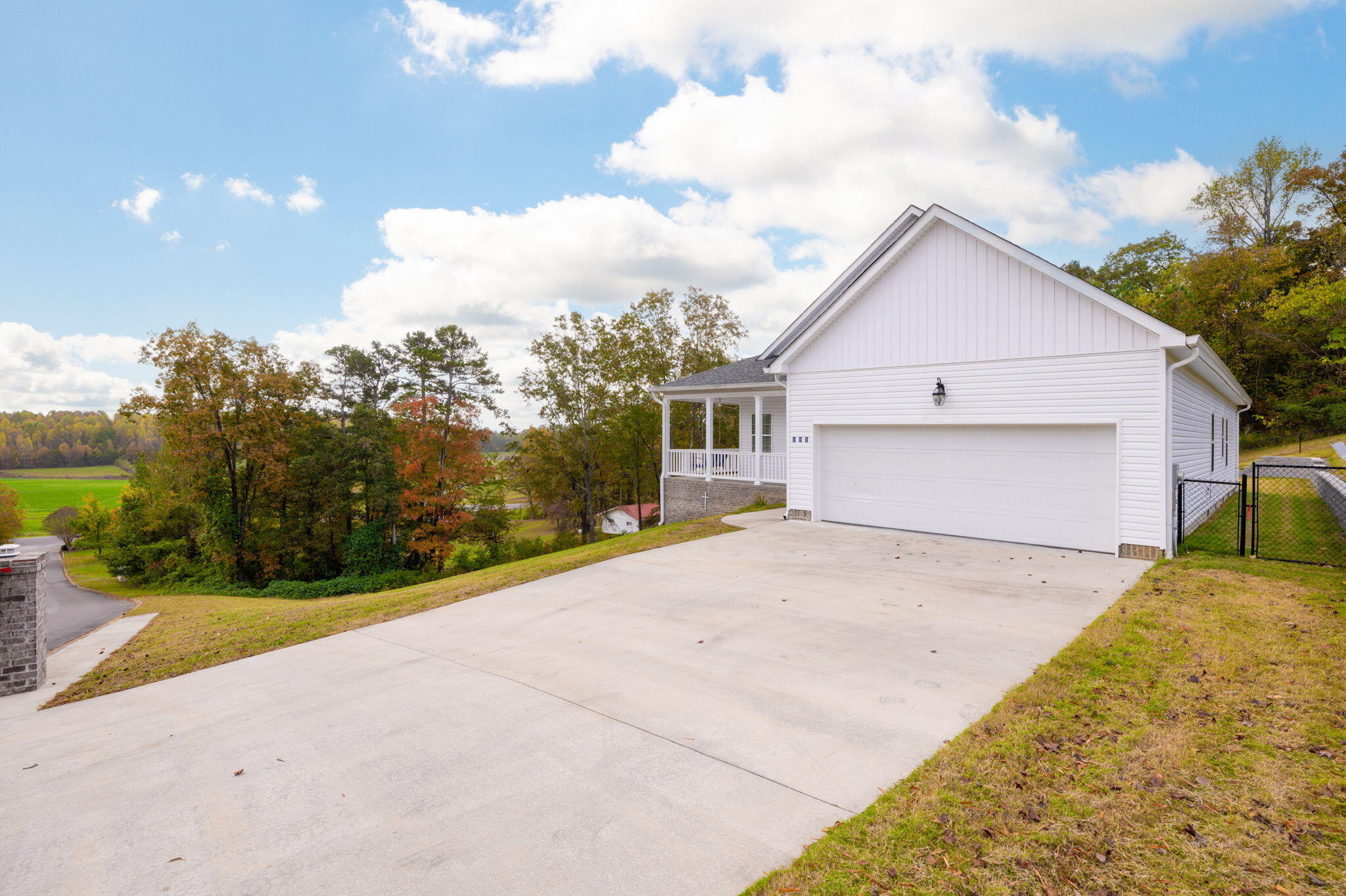 155 SE William Way