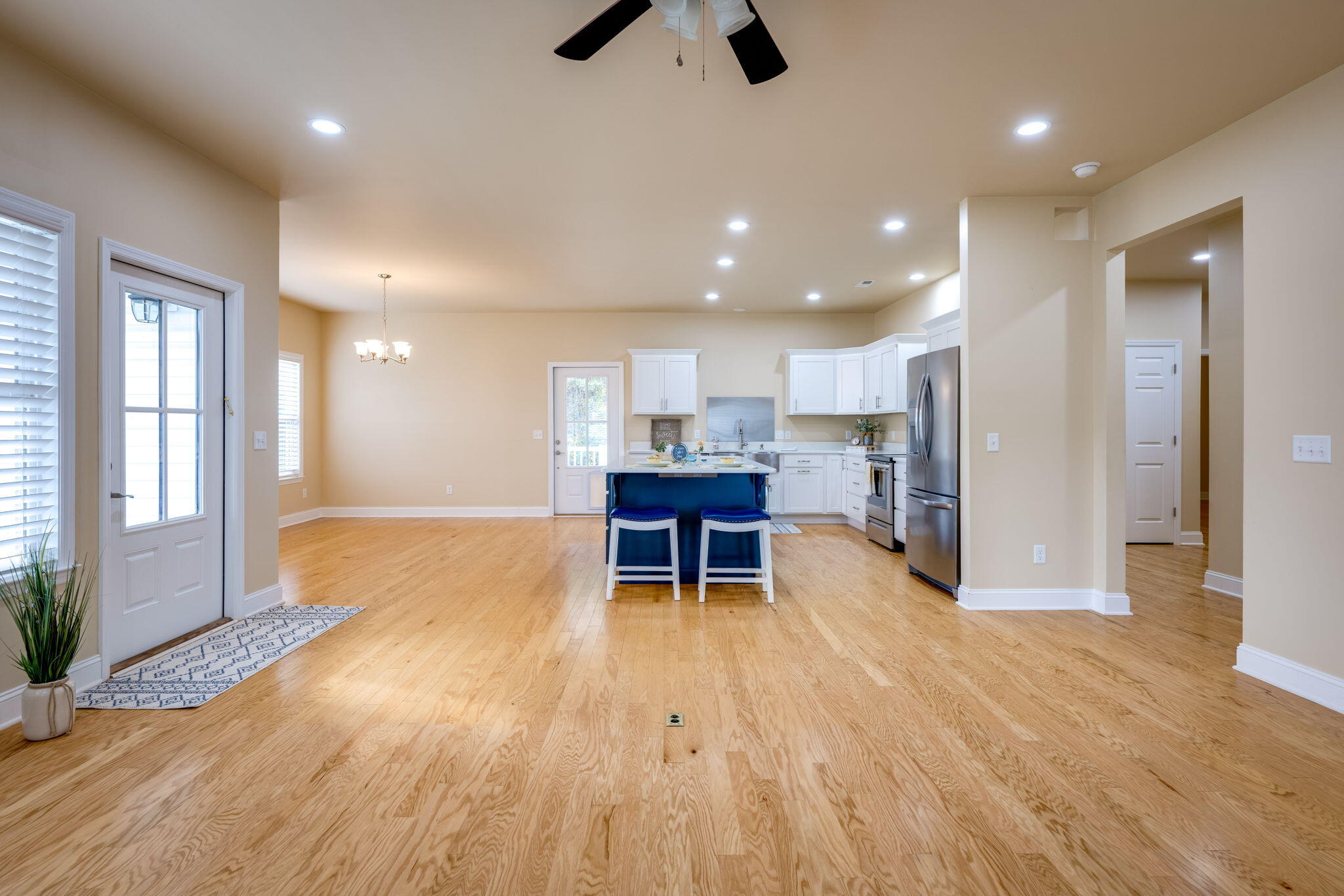 155 SE William Way