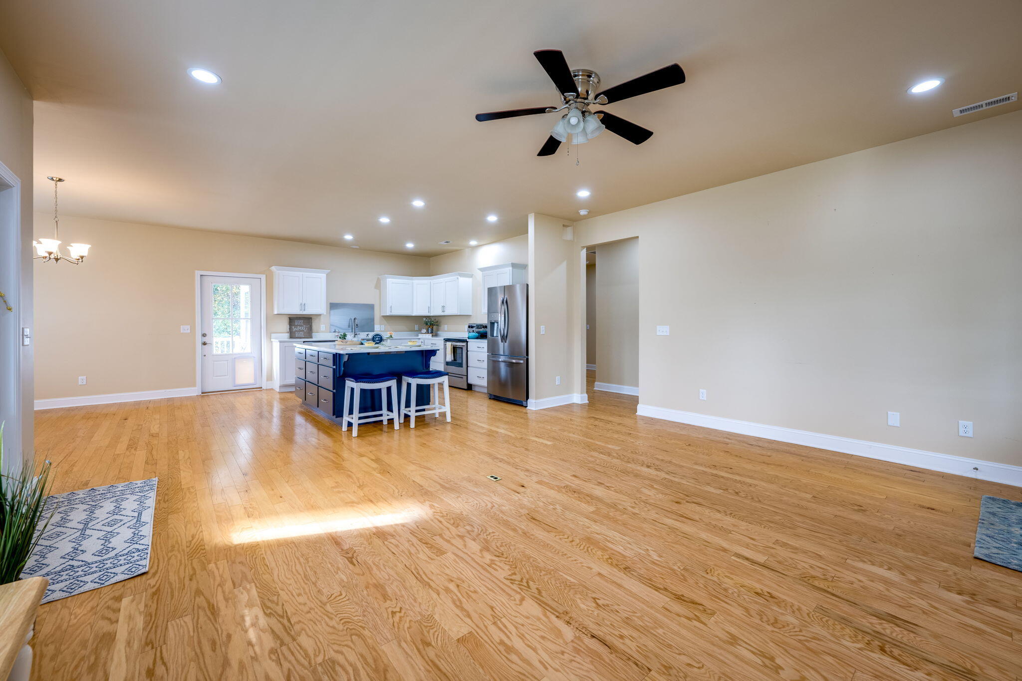 155 SE William Way