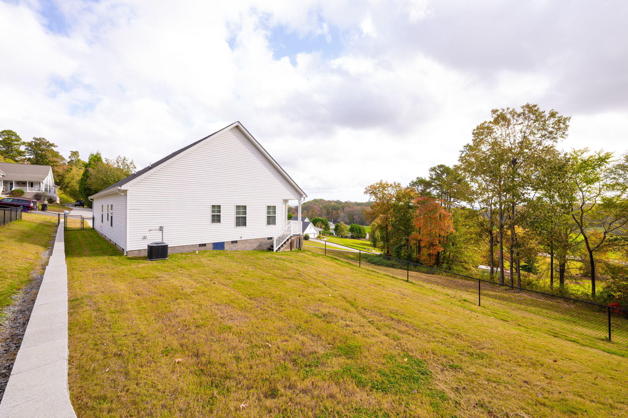 155 SE William Way