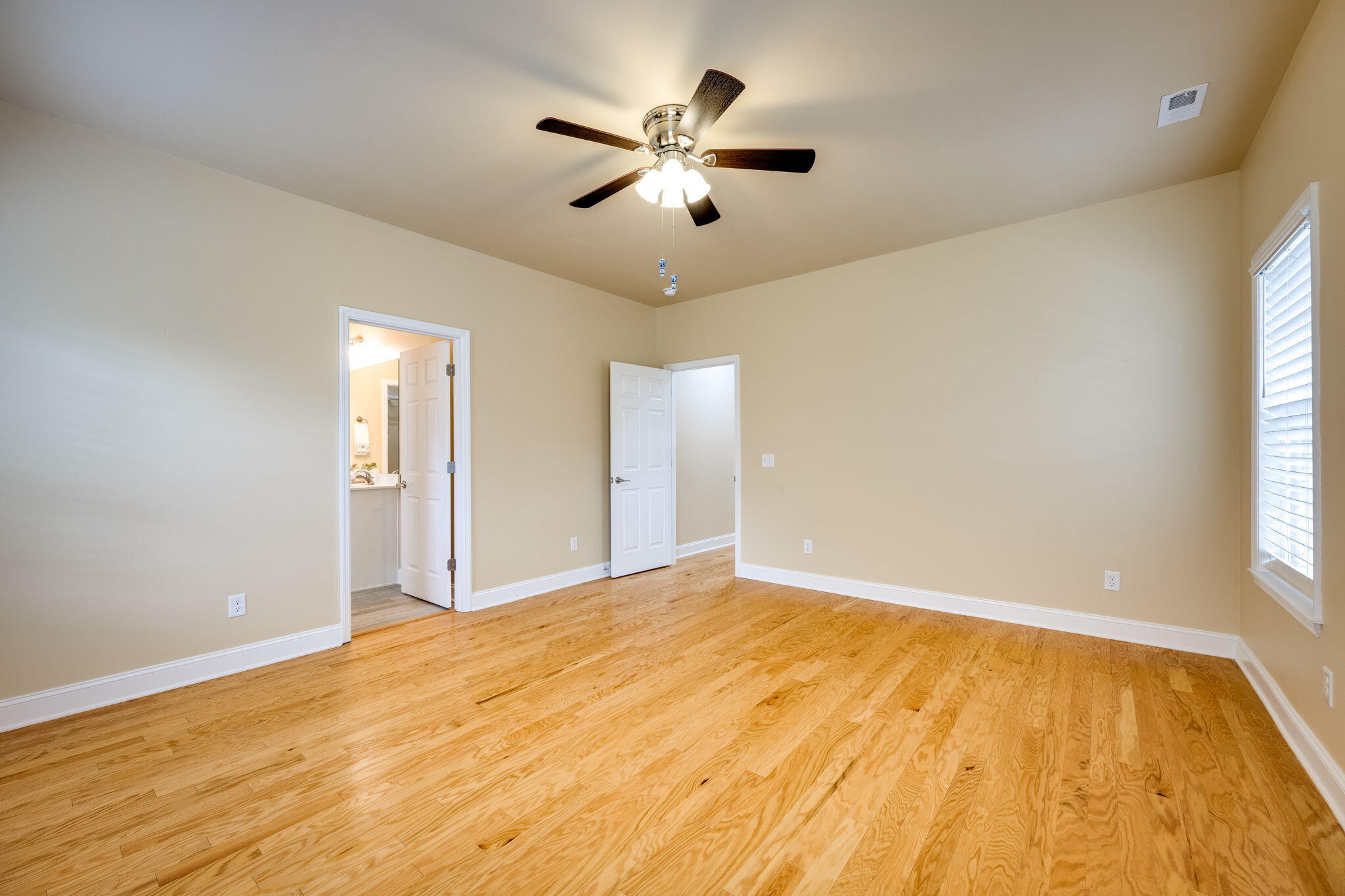 155 SE William Way
