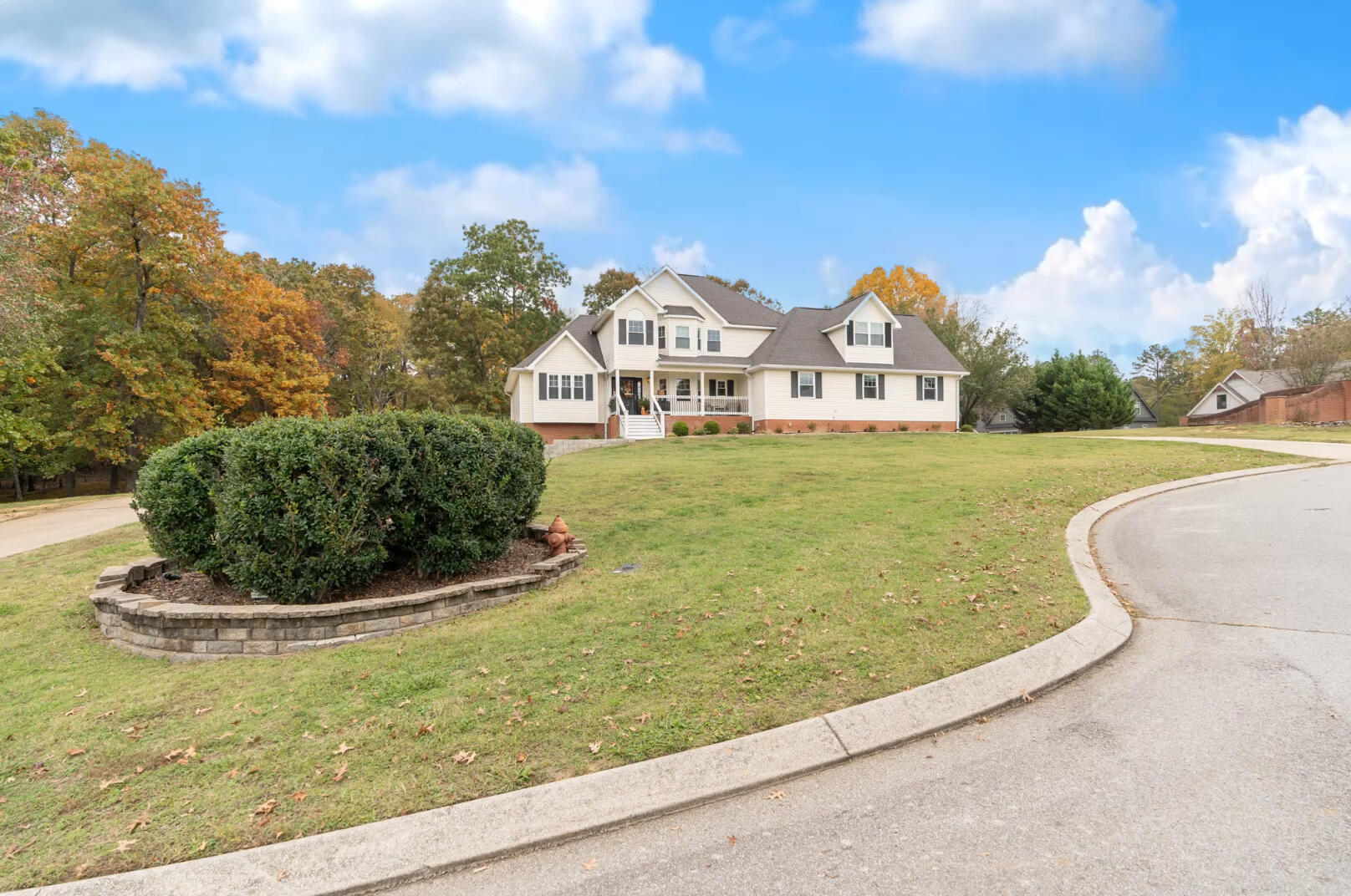 8999 Lazy River Drive