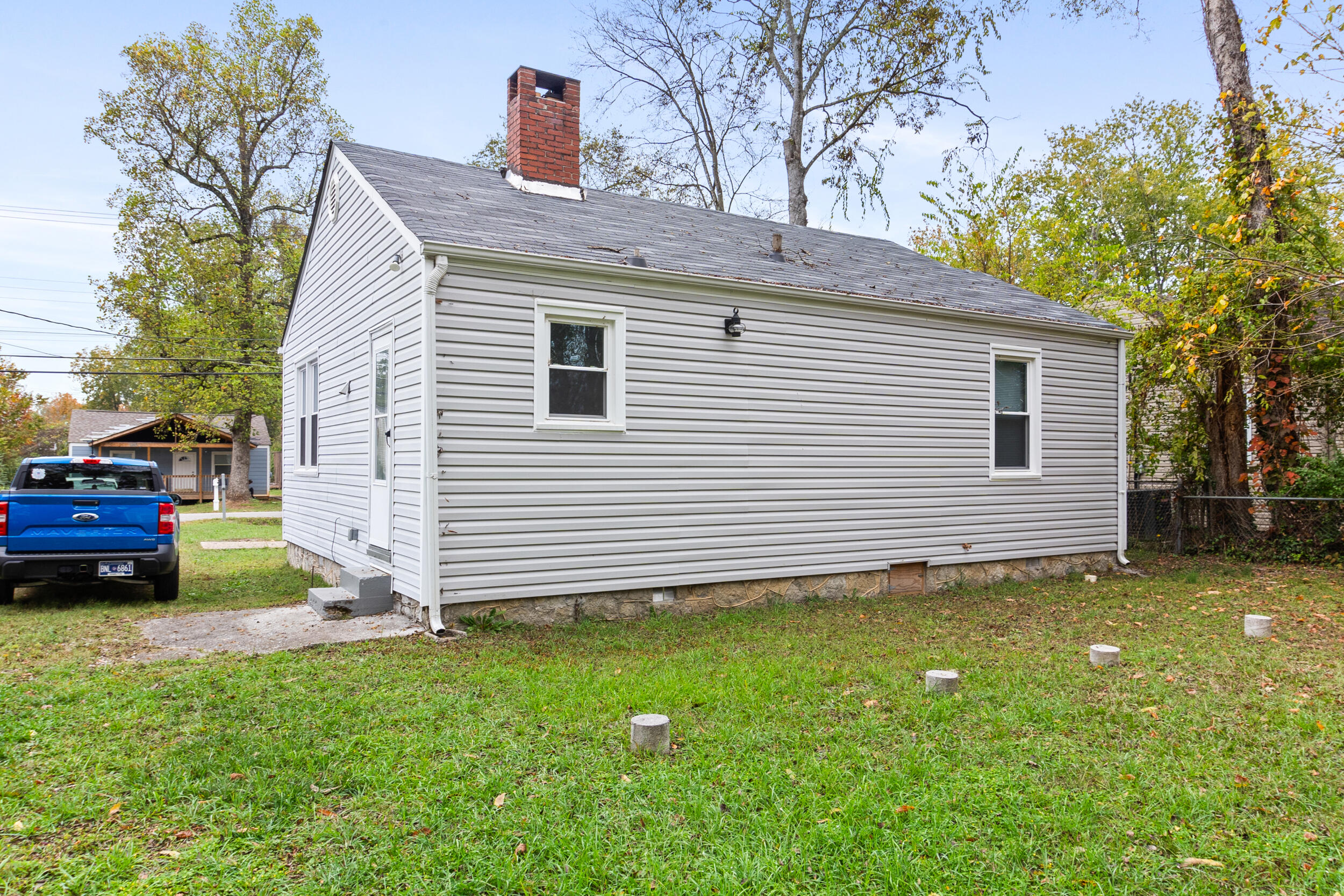 1513 Fruitland Drive