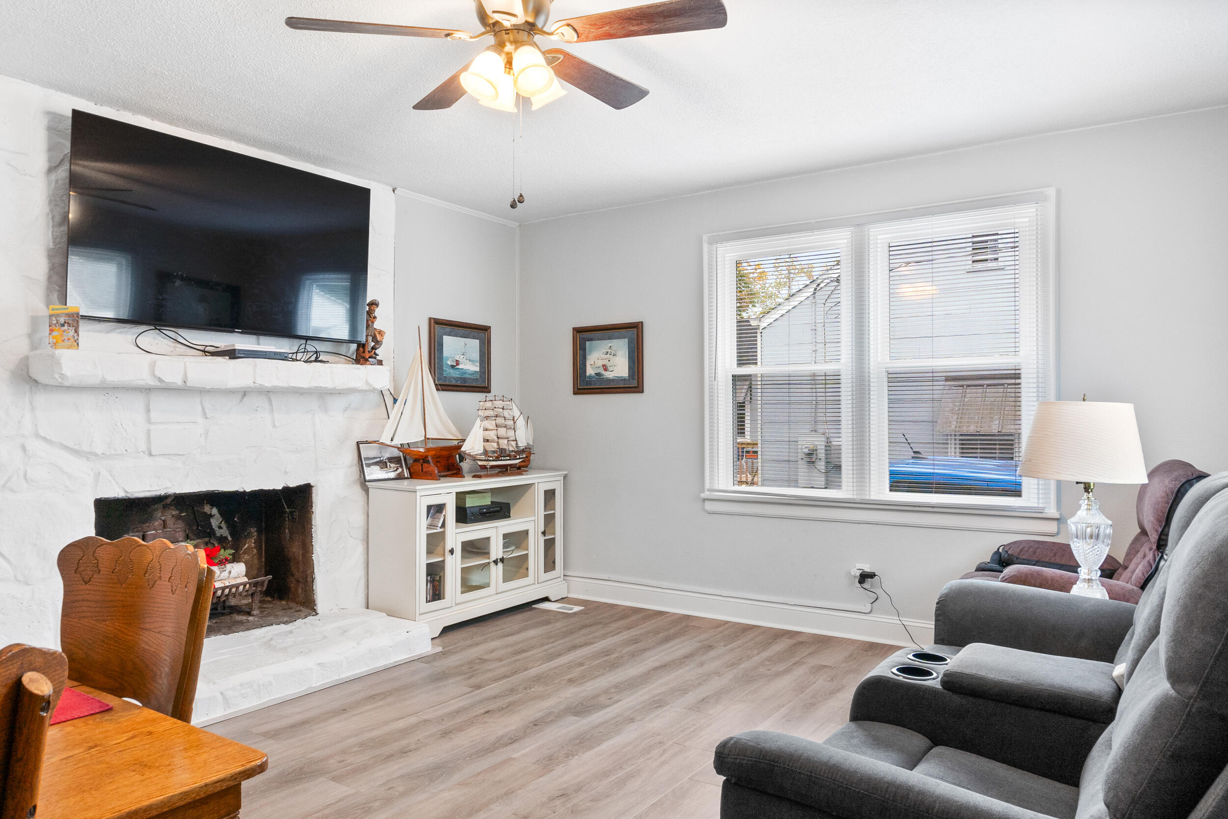 1513 Fruitland Drive