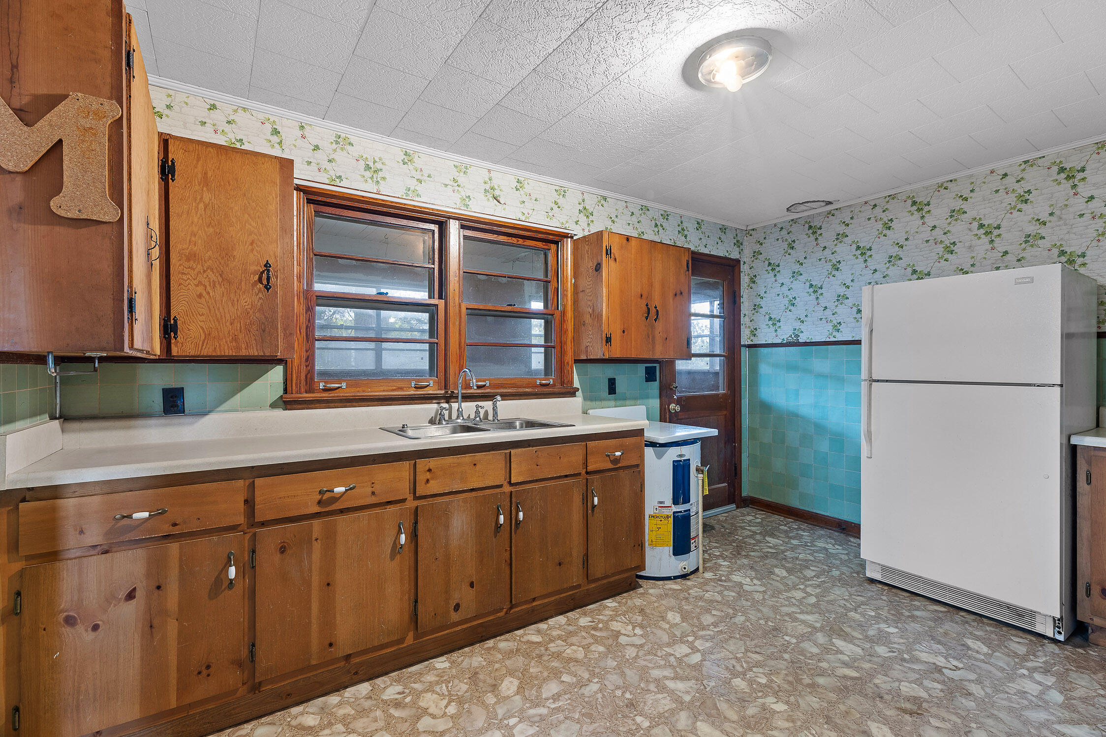 12768 N Highway 27