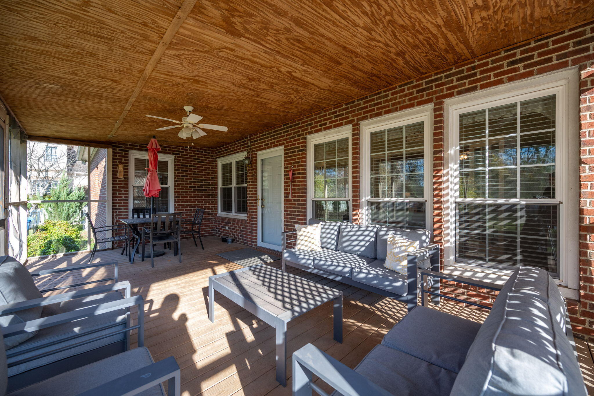 2616 Churchill Downs Circle