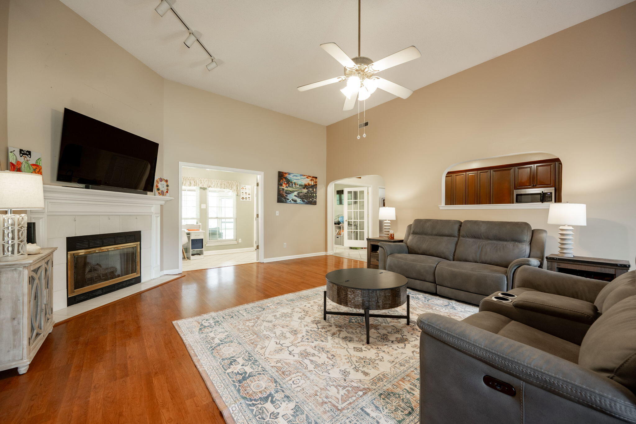 2616 Churchill Downs Circle