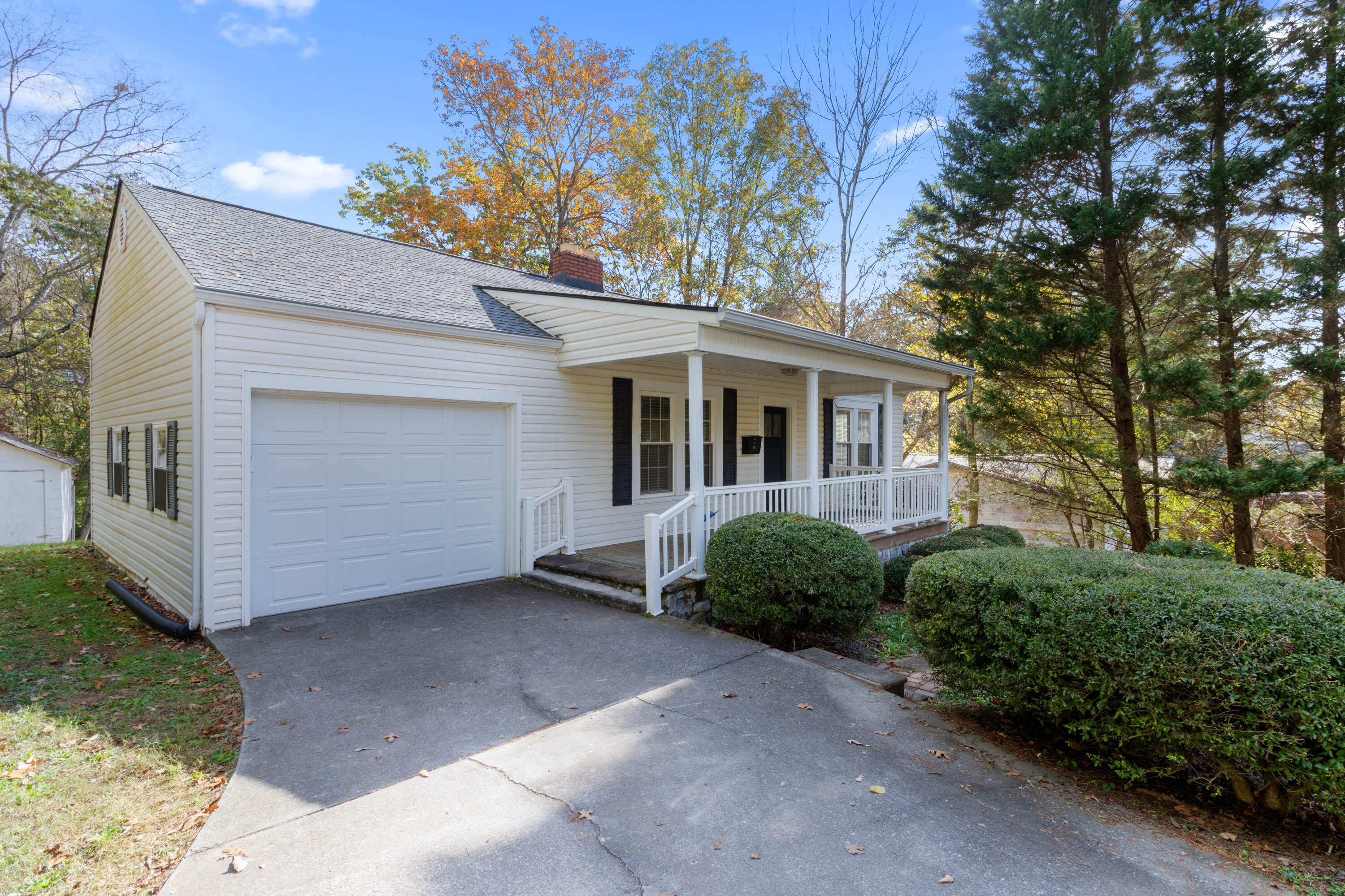 712 Orchard Terrace