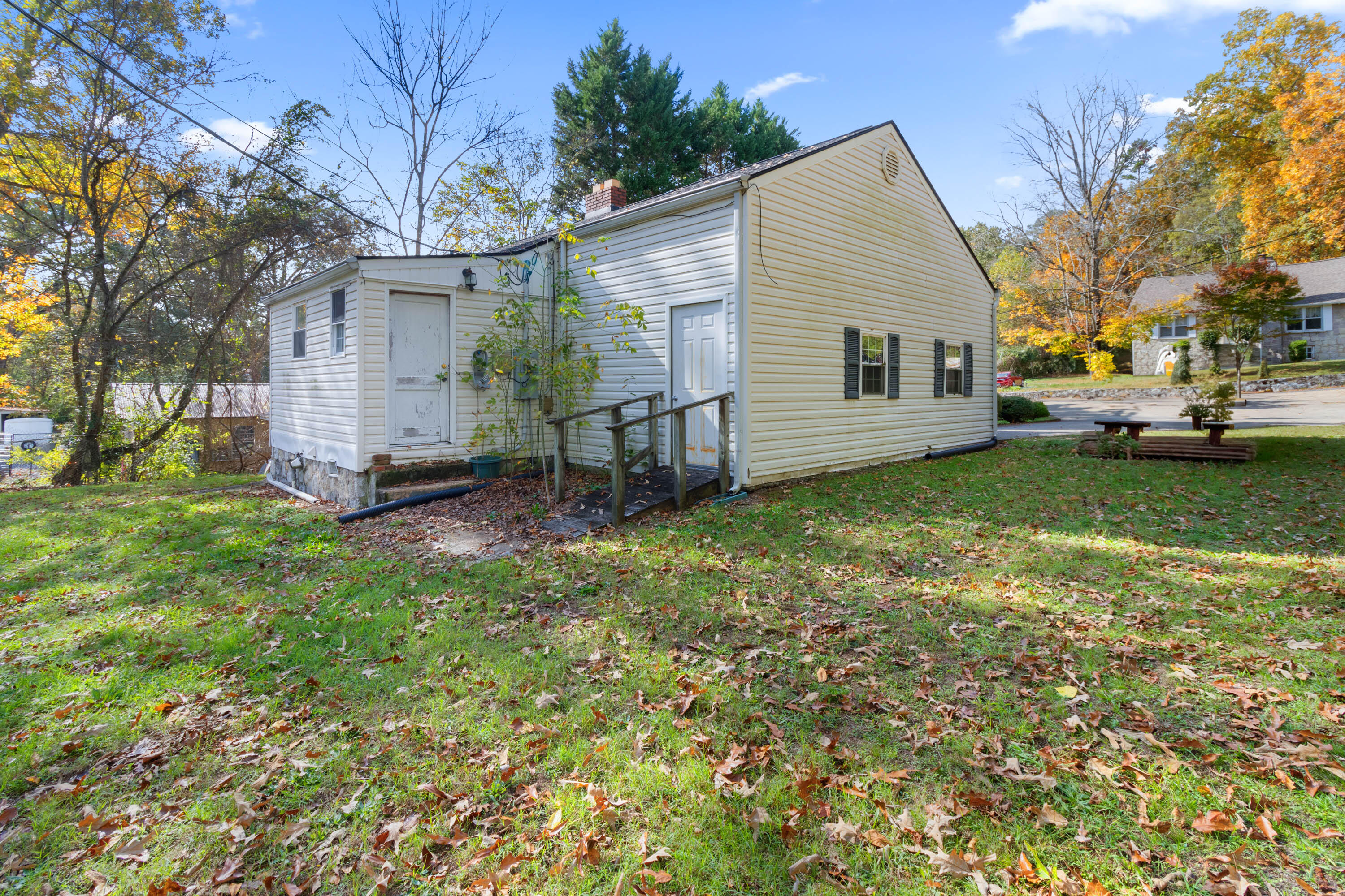 712 Orchard Terrace