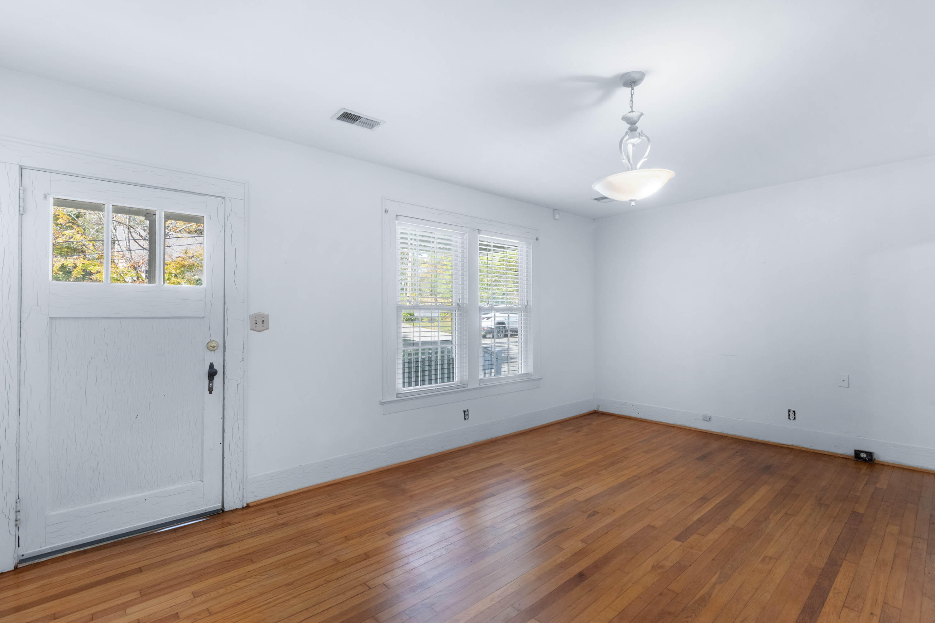 712 Orchard Terrace