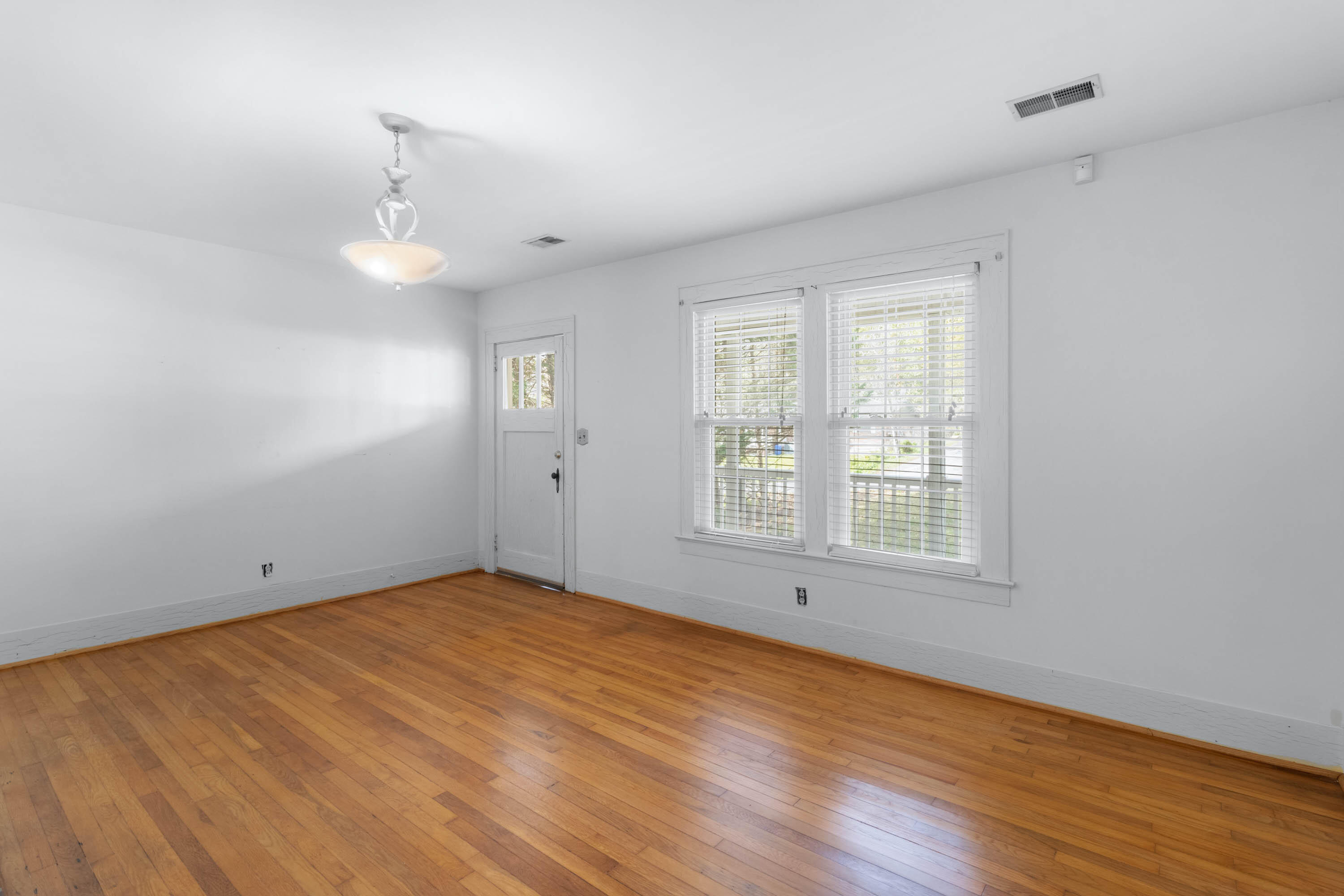 712 Orchard Terrace