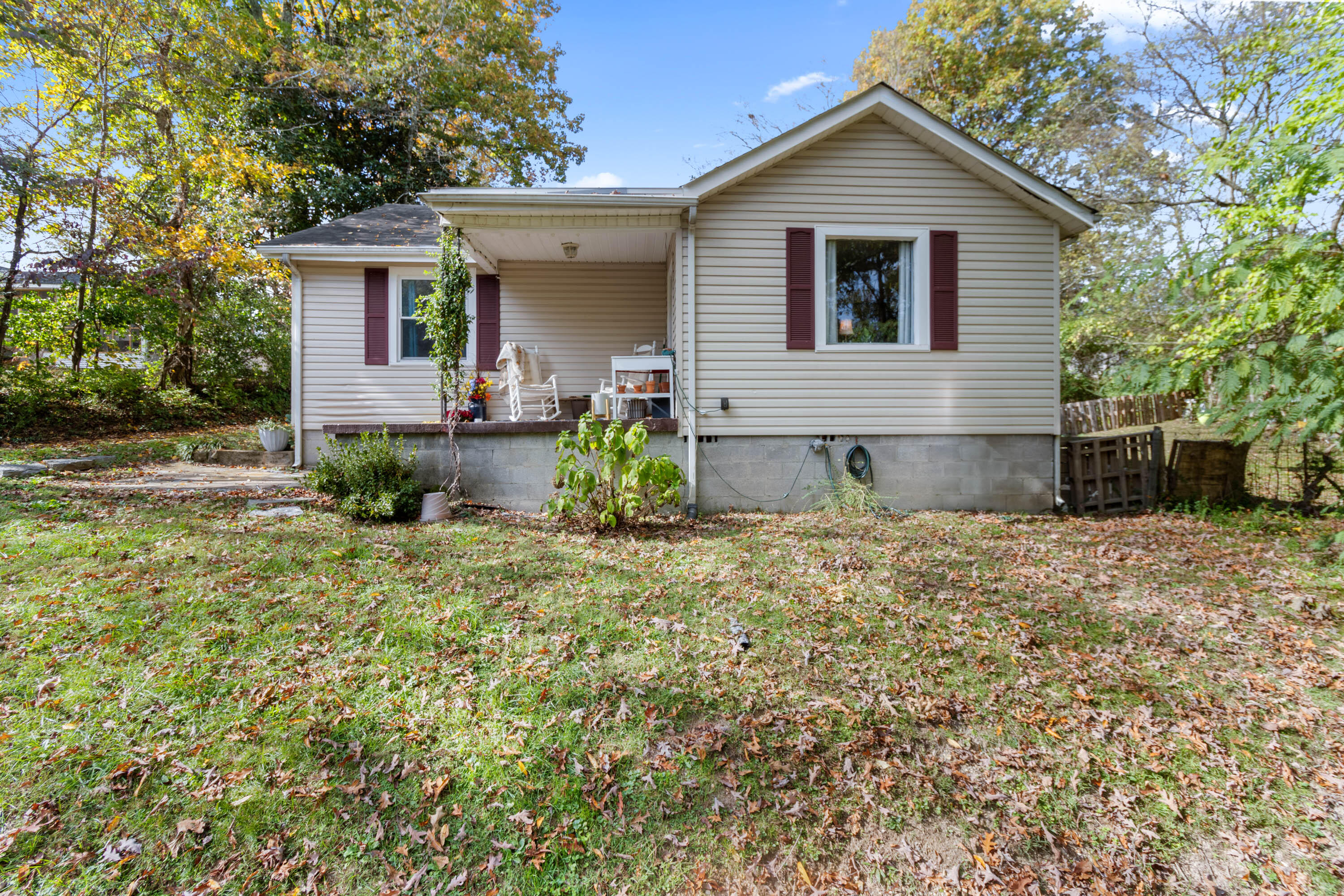 712 Orchard Terrace