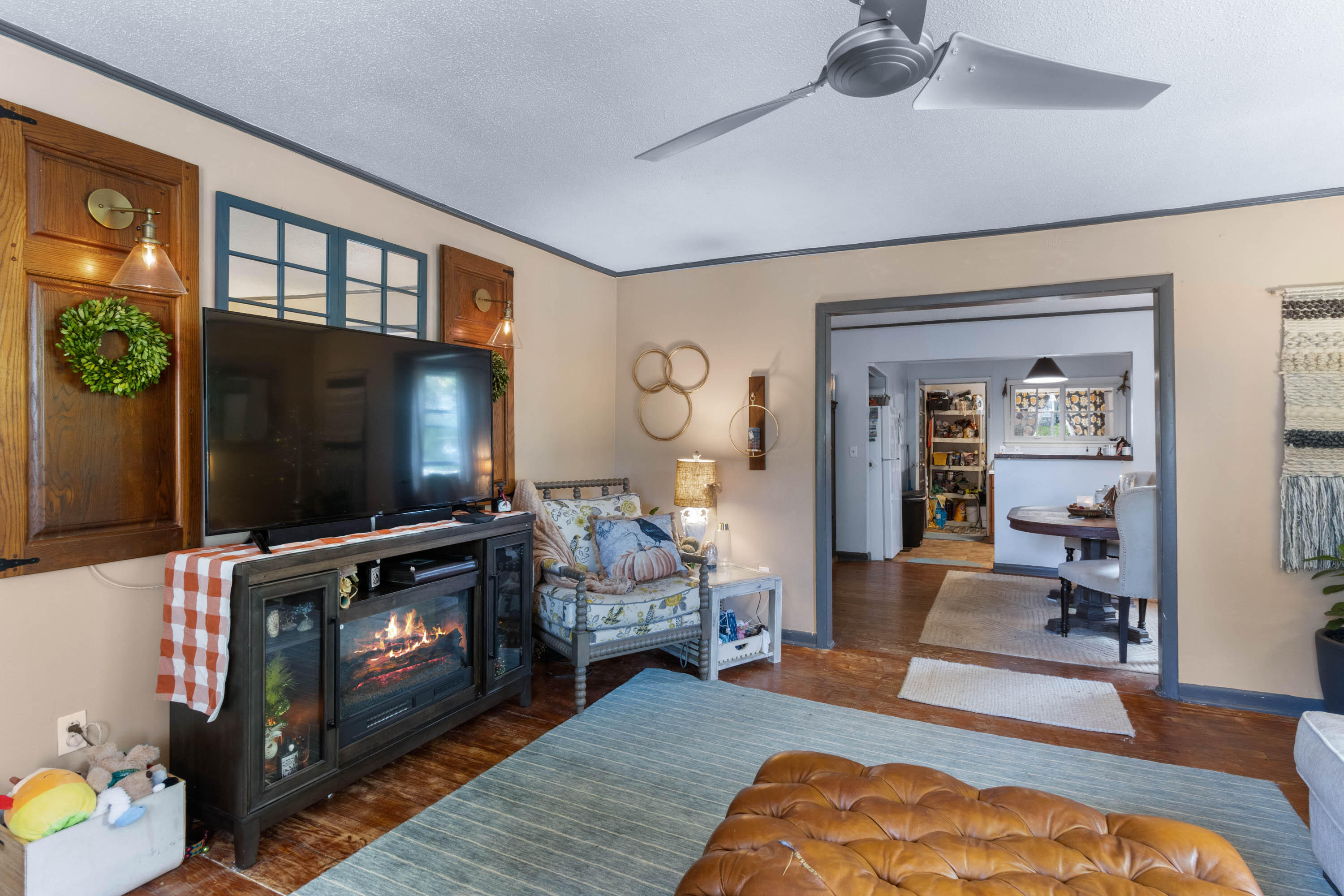 712 Orchard Terrace