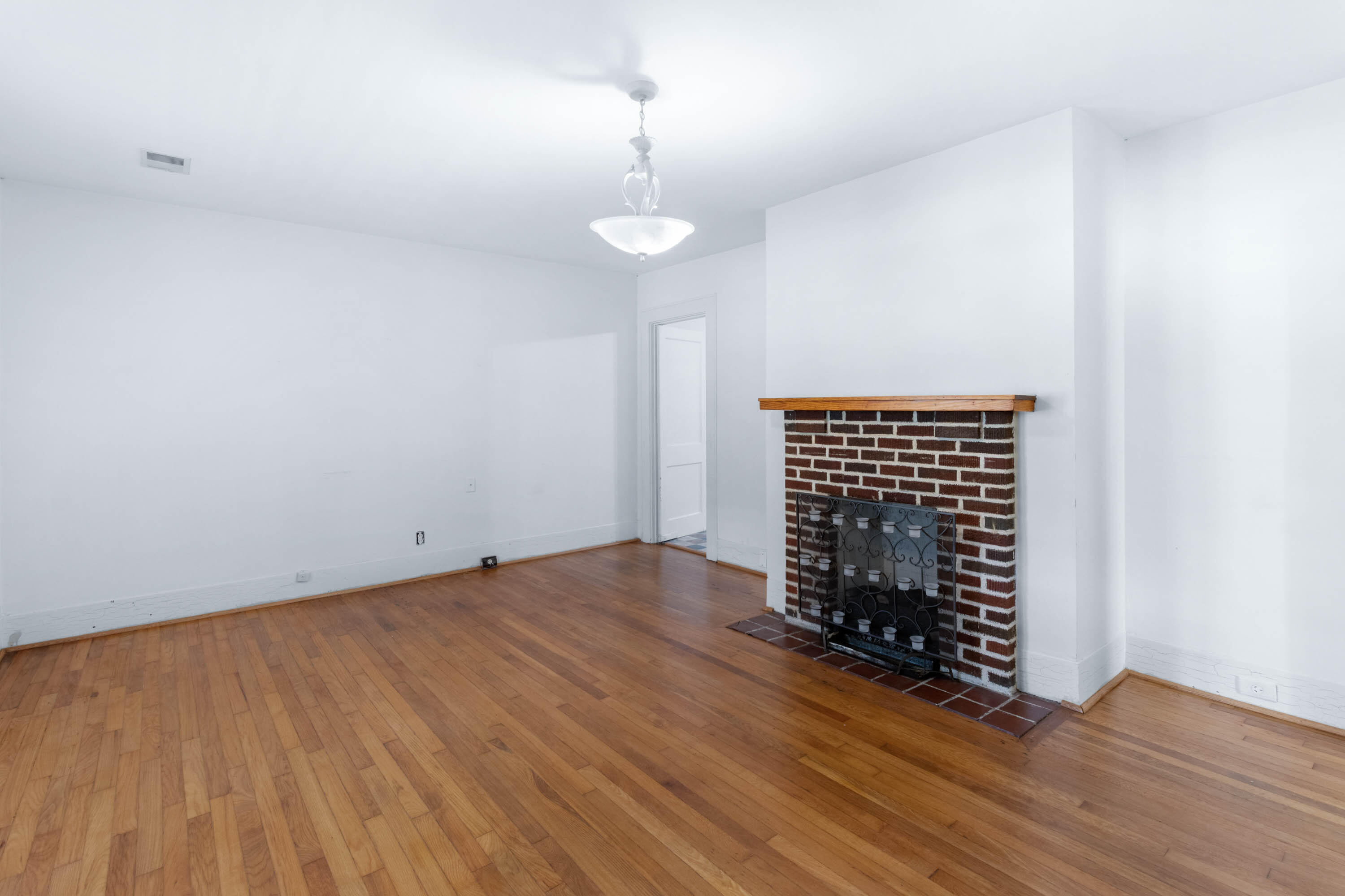712 Orchard Terrace