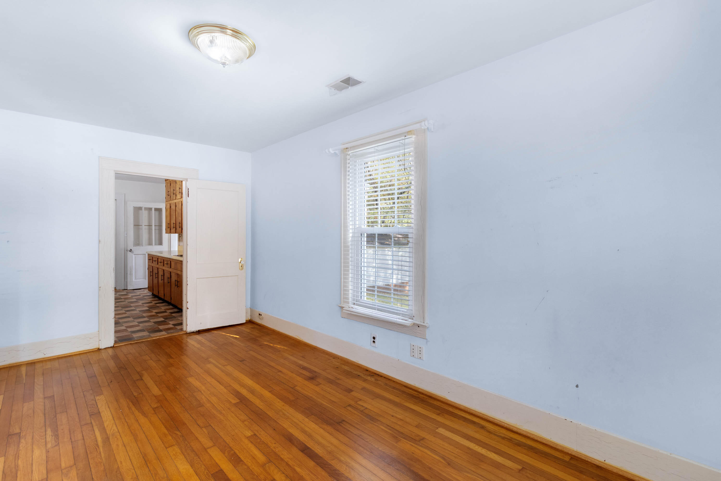 712 Orchard Terrace