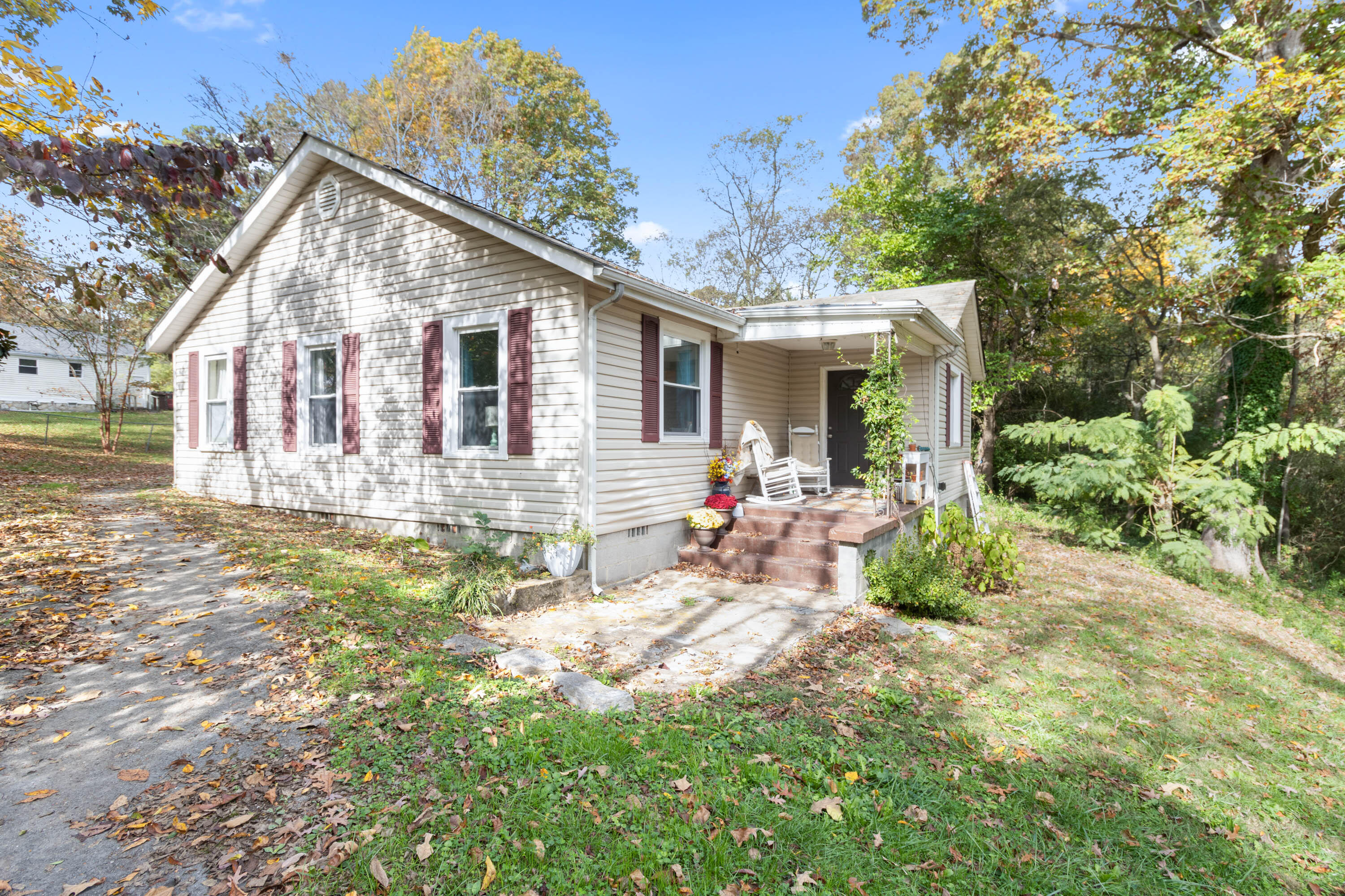 712 Orchard Terrace