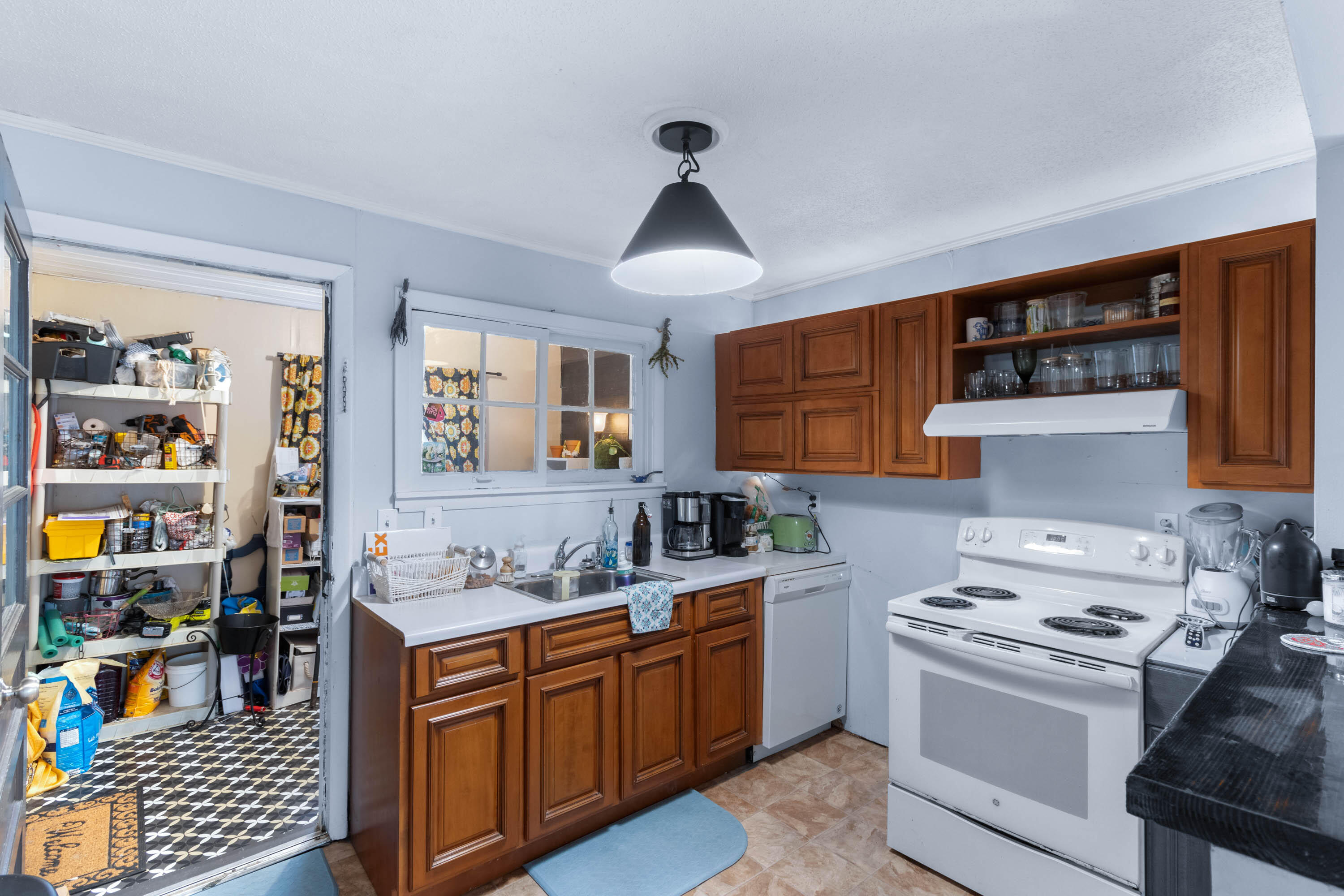 712 Orchard Terrace