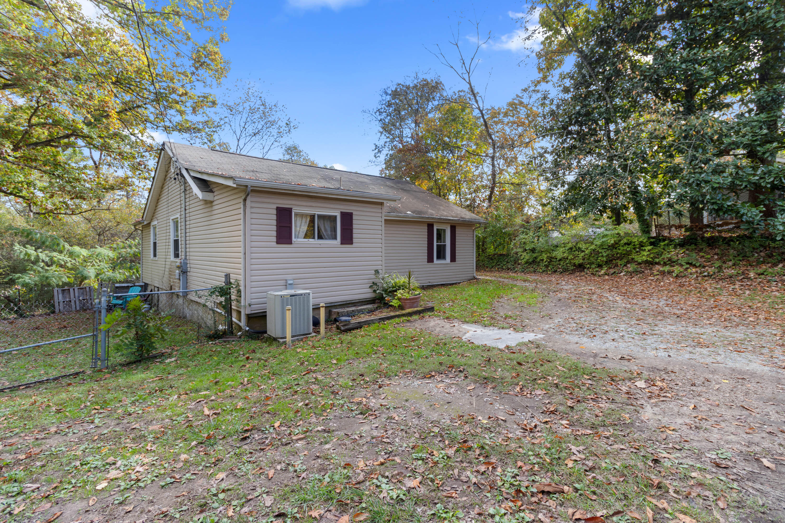 712 Orchard Terrace