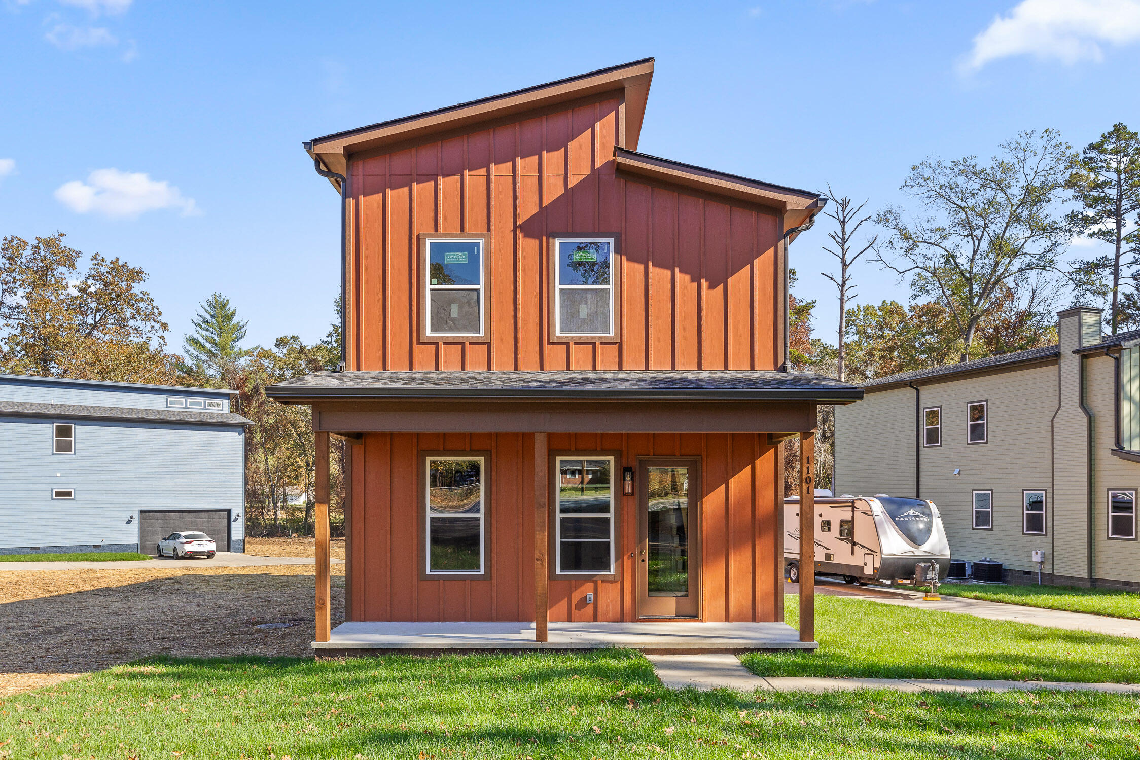 1101 Lakeside Circle