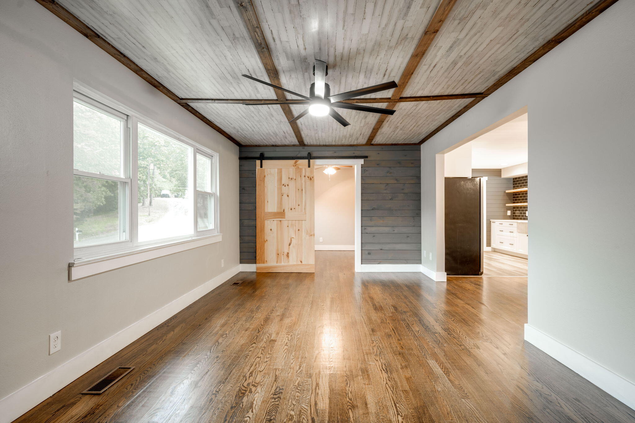 3668 Larry Lane