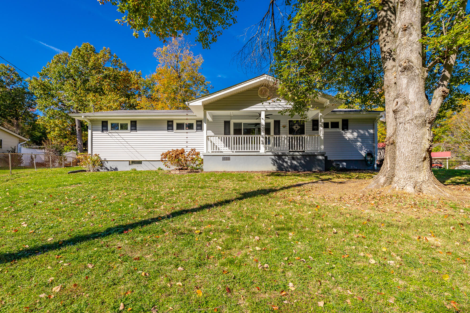917a Crest Drive