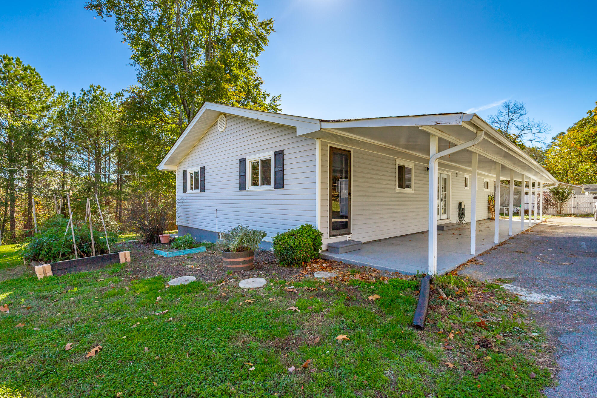 917a Crest Drive