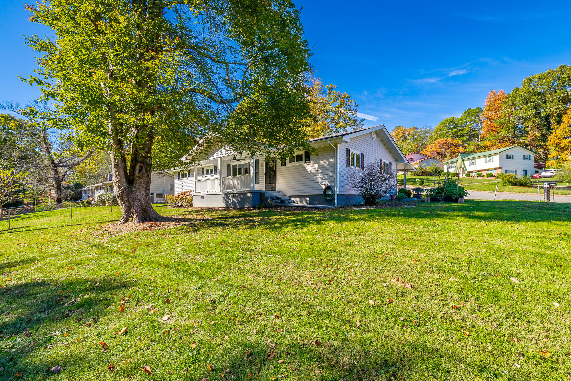 917a Crest Drive