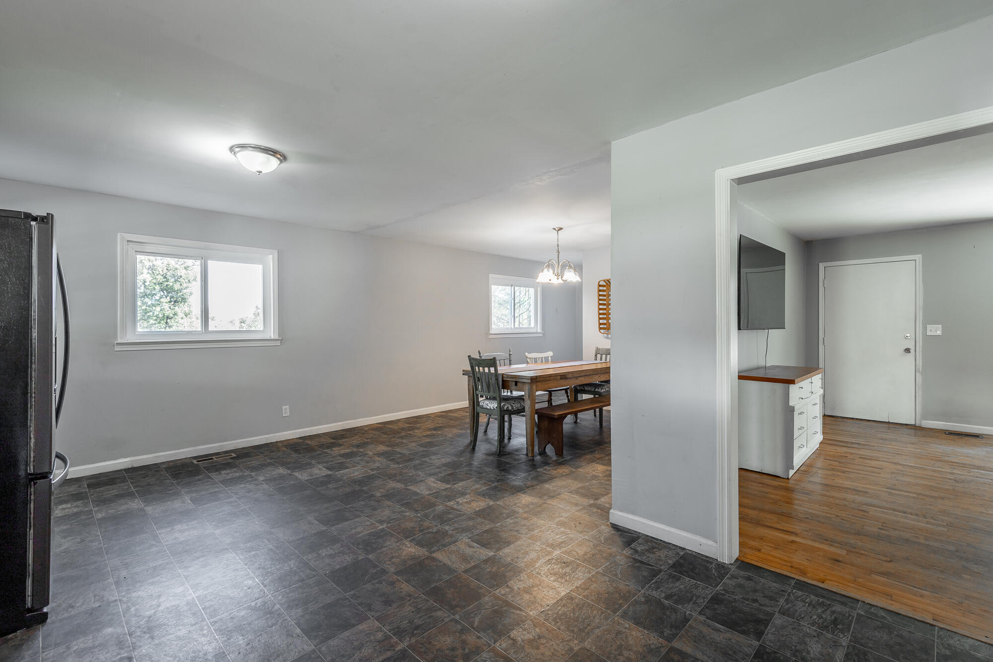 917a Crest Drive