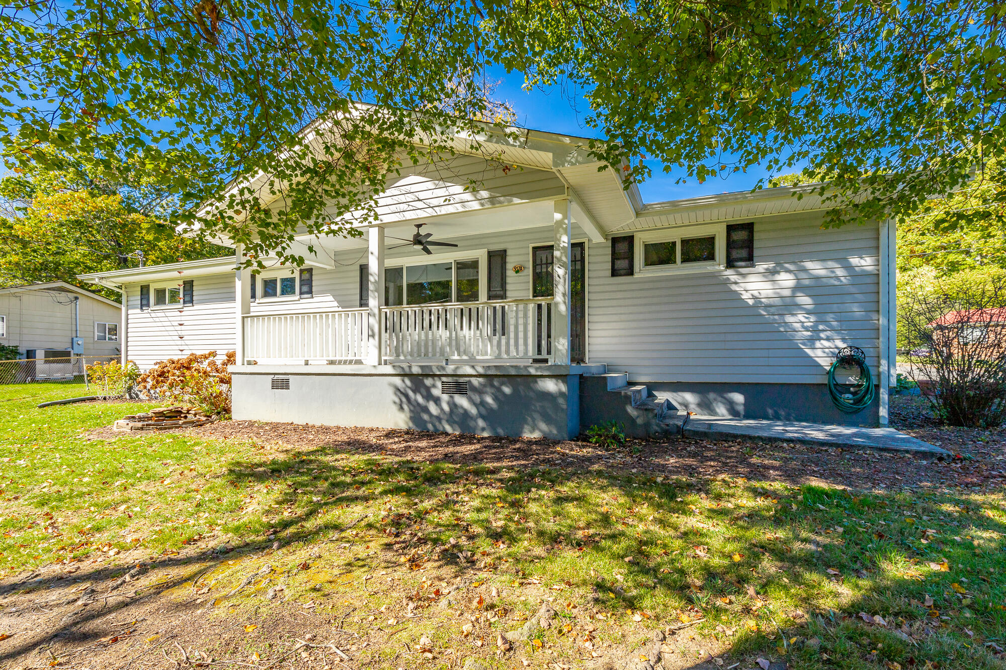 917a Crest Drive