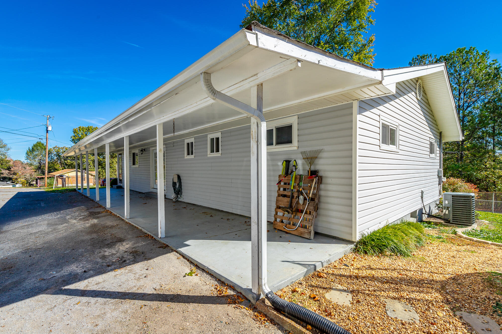 917a Crest Drive