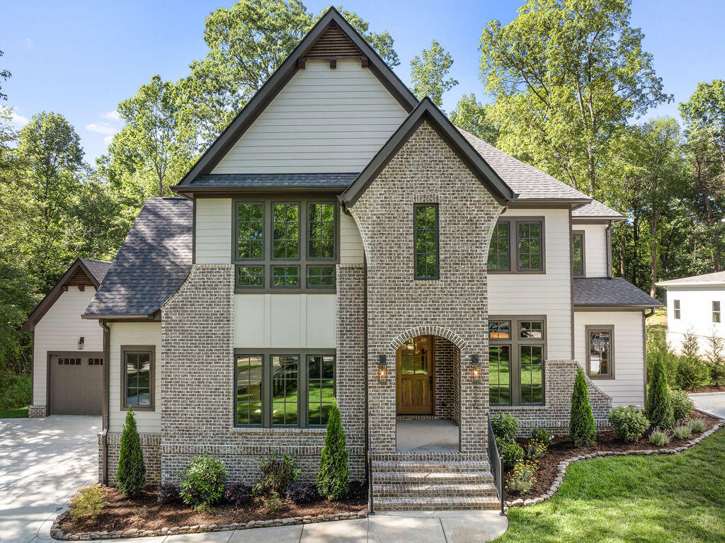 2220 Fairmount Road W, 1