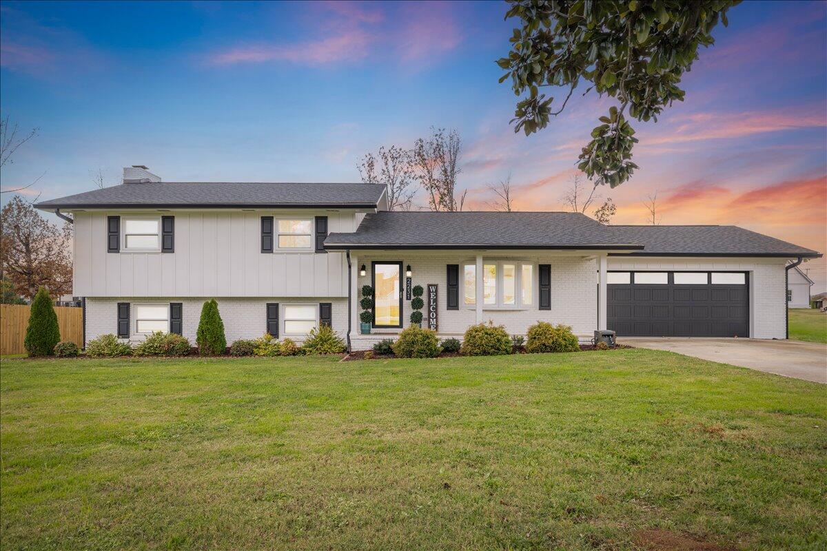2231 Launcelot Road