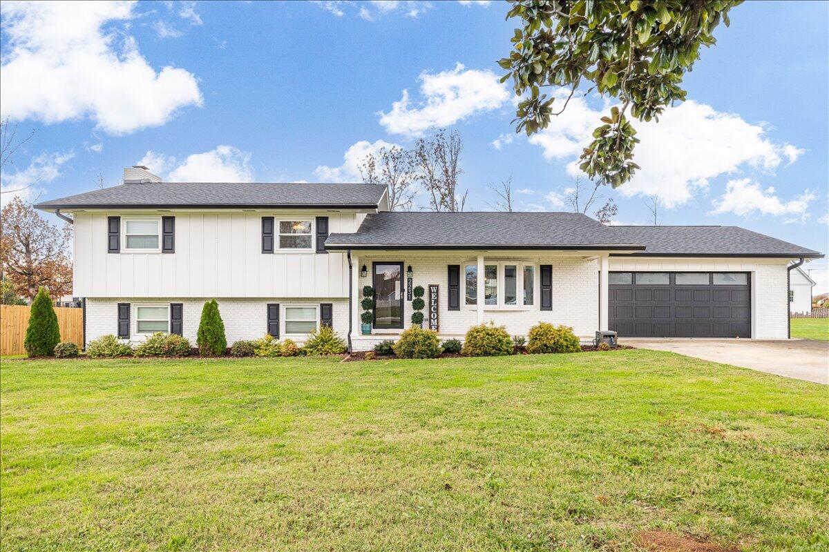 2231 Launcelot Road