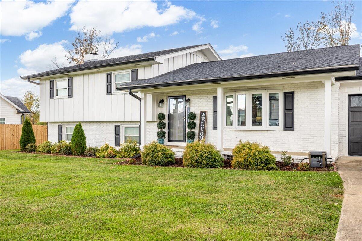 2231 Launcelot Road
