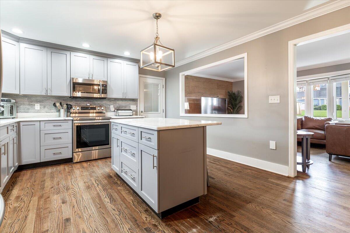 2231 Launcelot Road