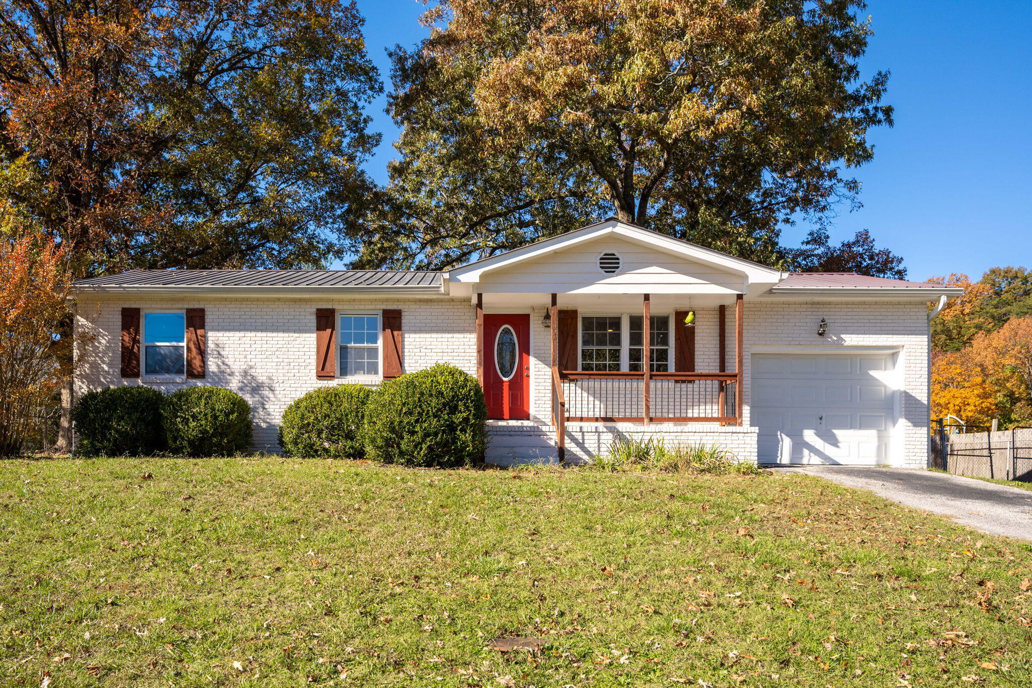 921 E Circle Drive