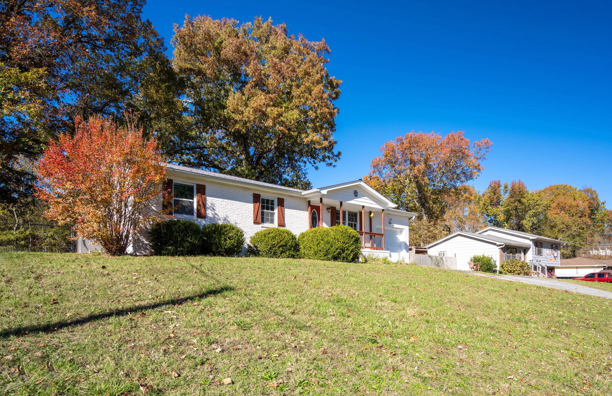 921 E Circle Drive