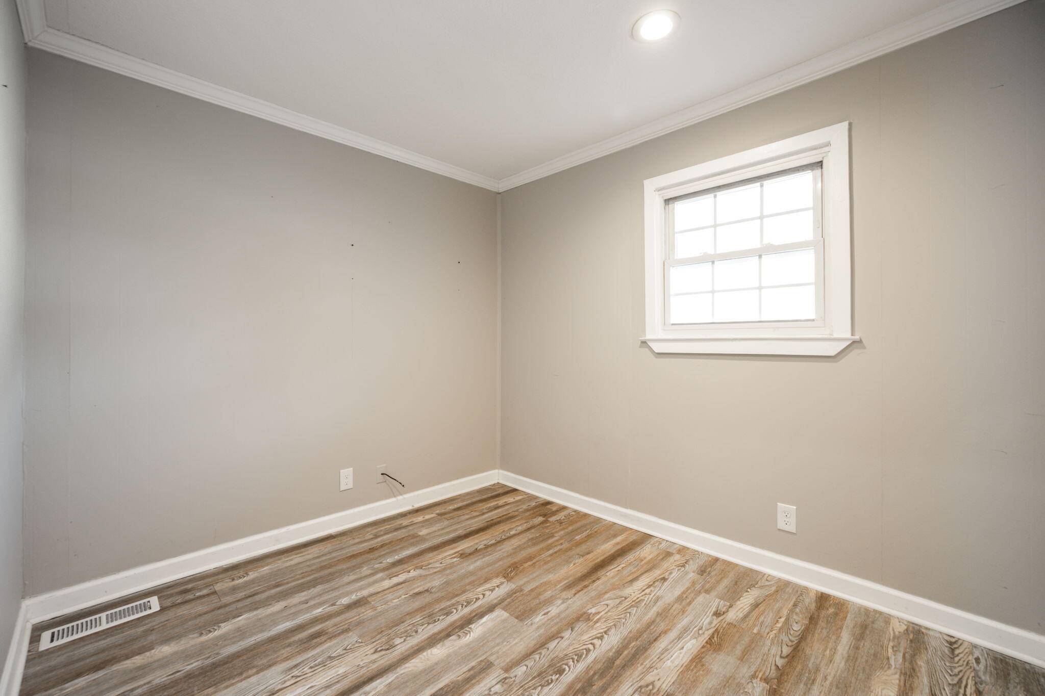 921 E Circle Drive