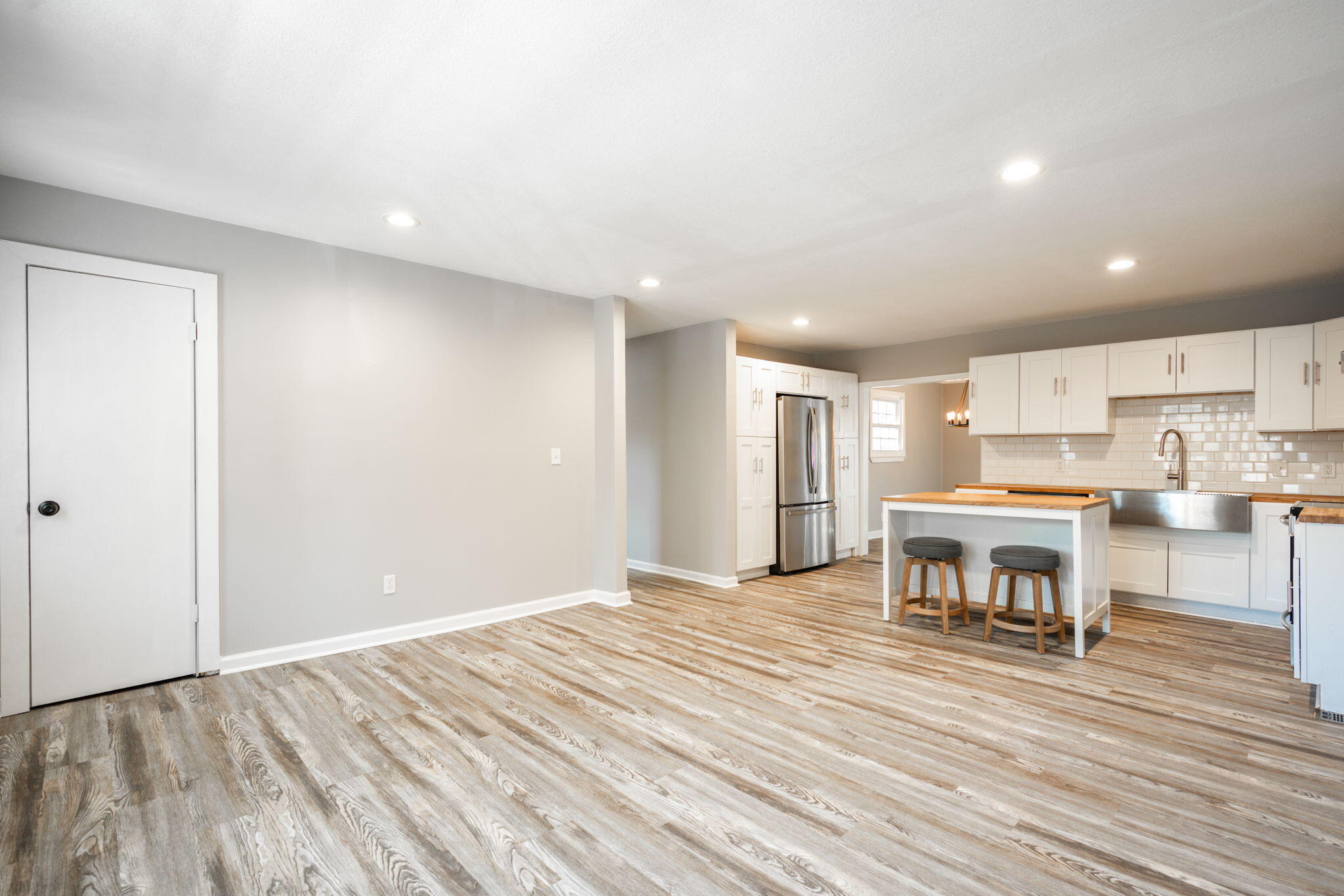 921 E Circle Drive