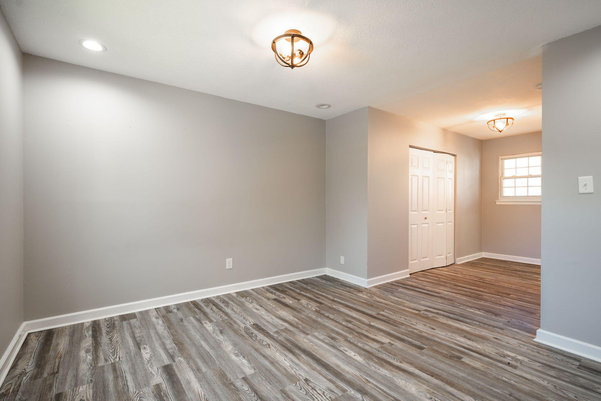 921 E Circle Drive