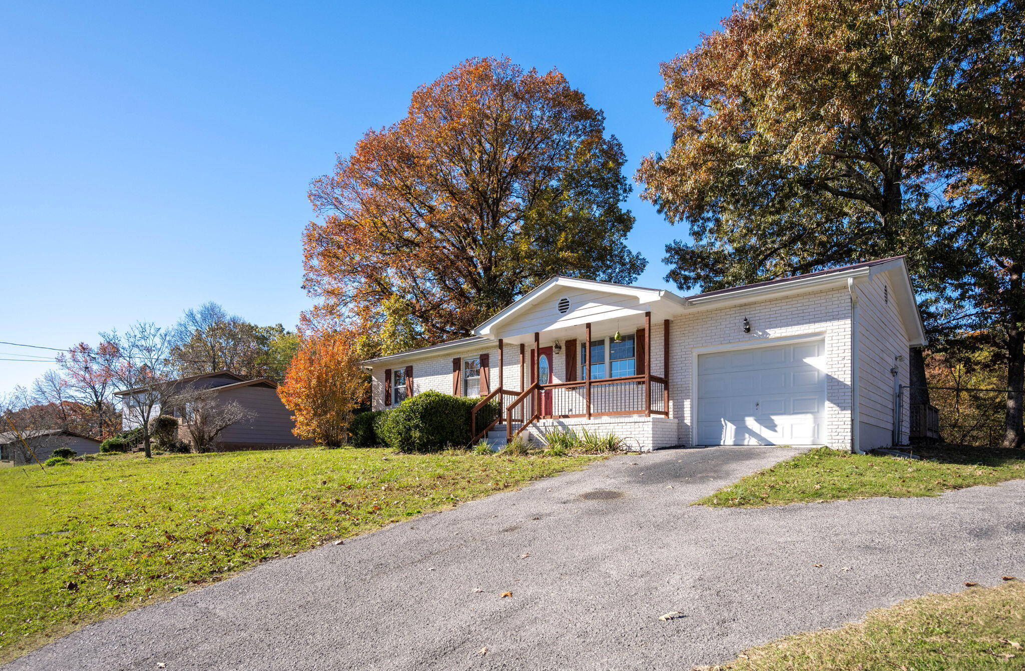 921 E Circle Drive
