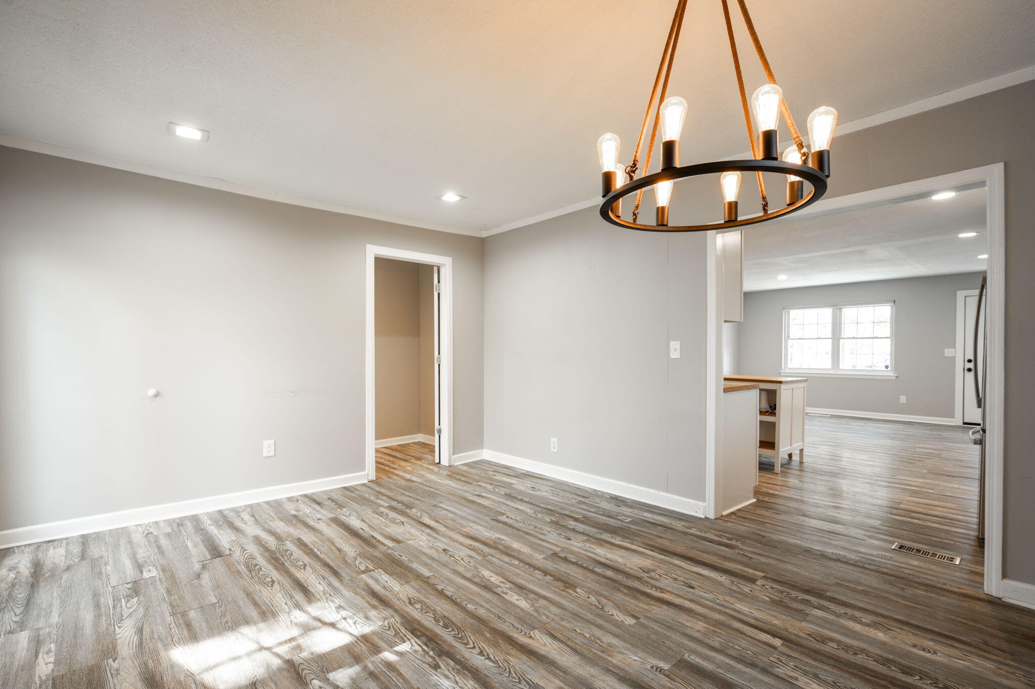 921 E Circle Drive