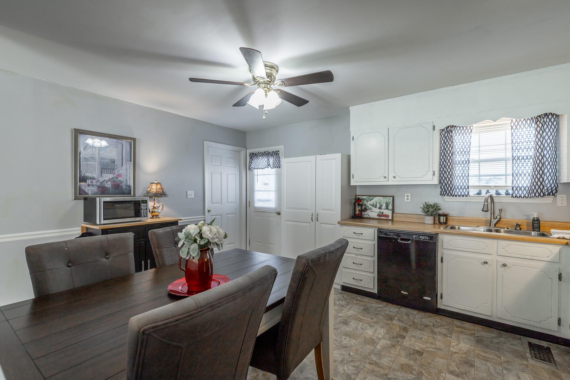 207 Smoketree Circle