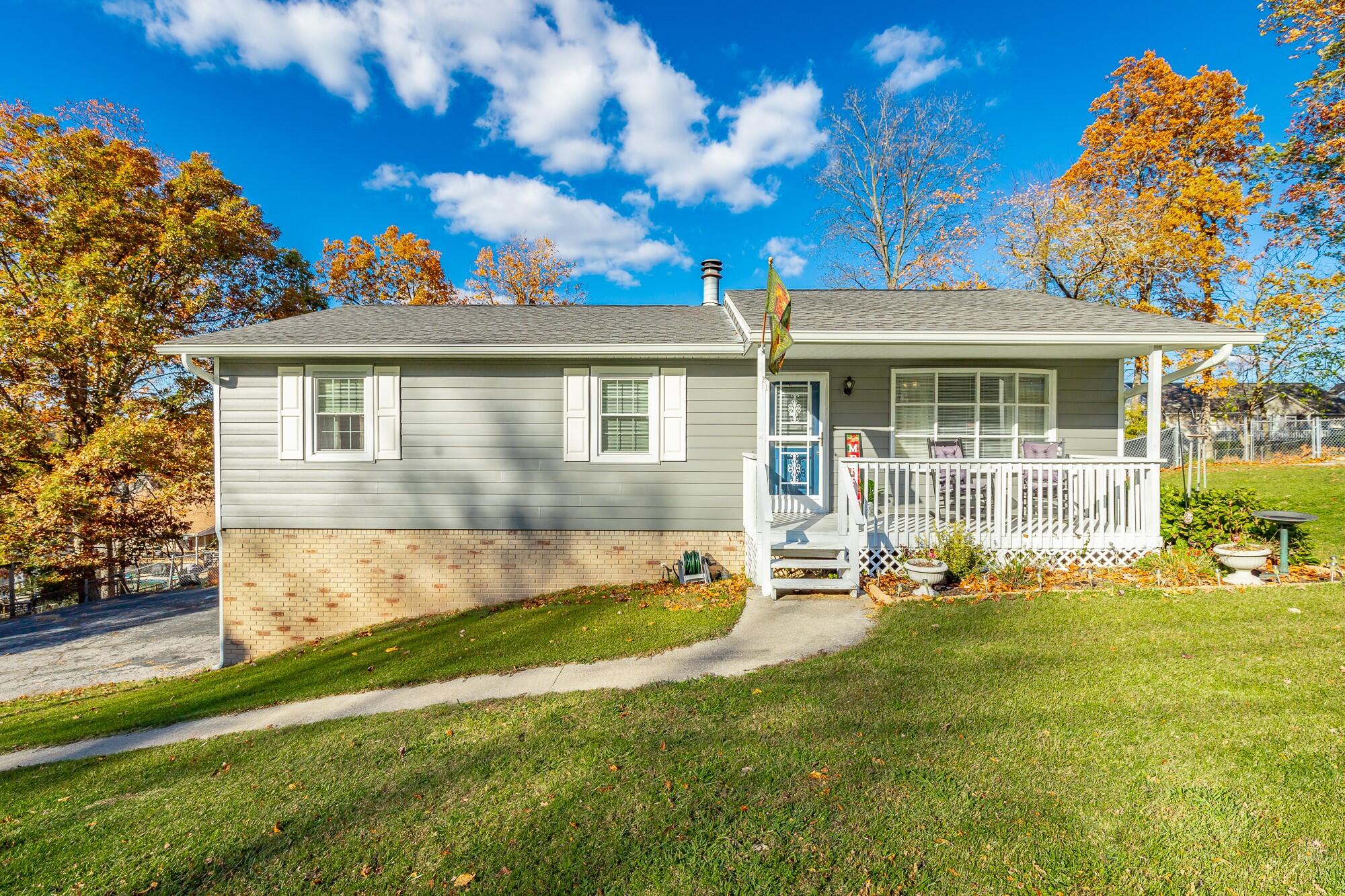207 Smoketree Circle