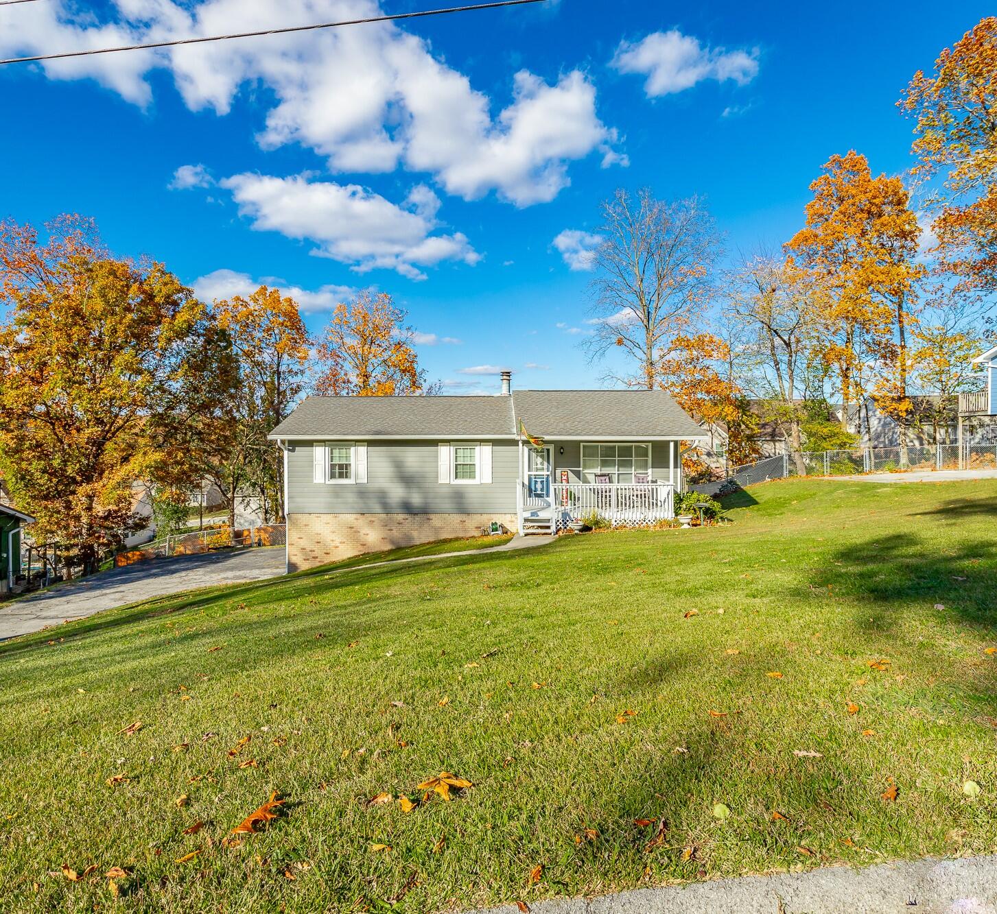 207 Smoketree Circle